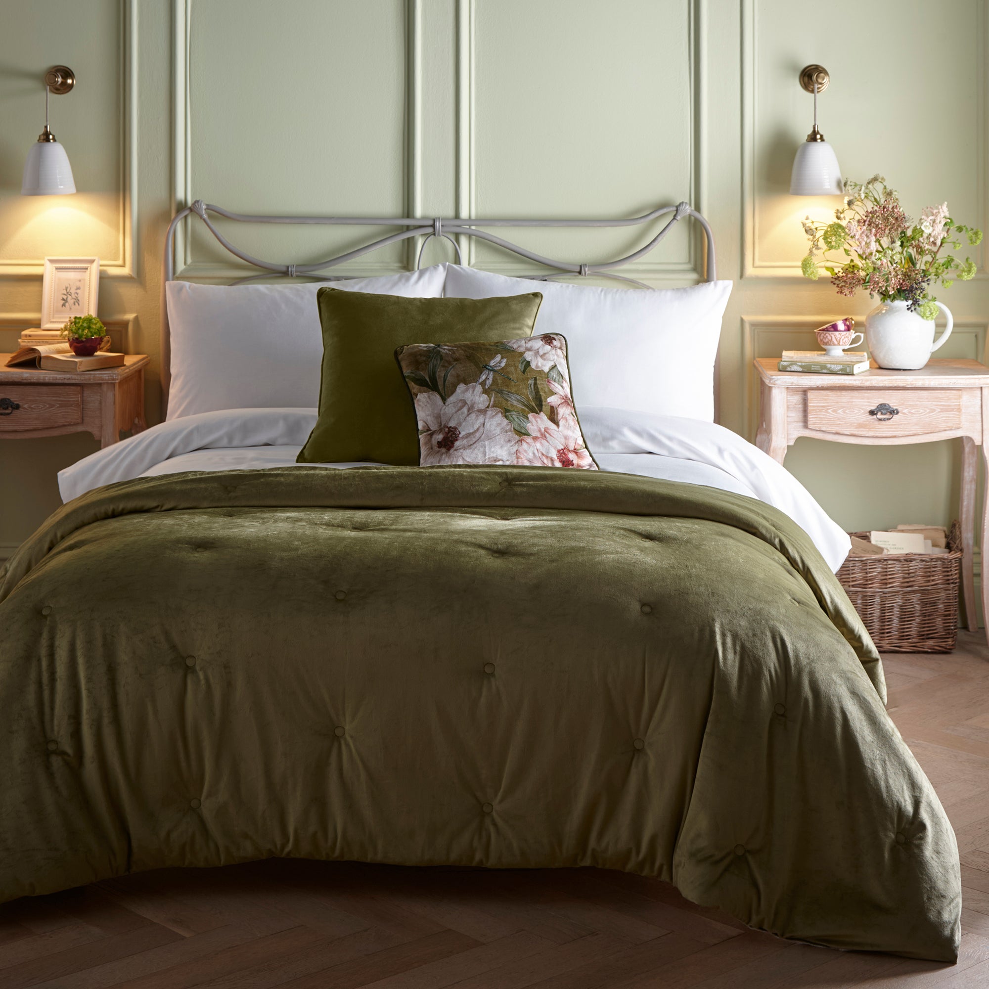 Bedspread Austell by Appletree Heritage in Olive