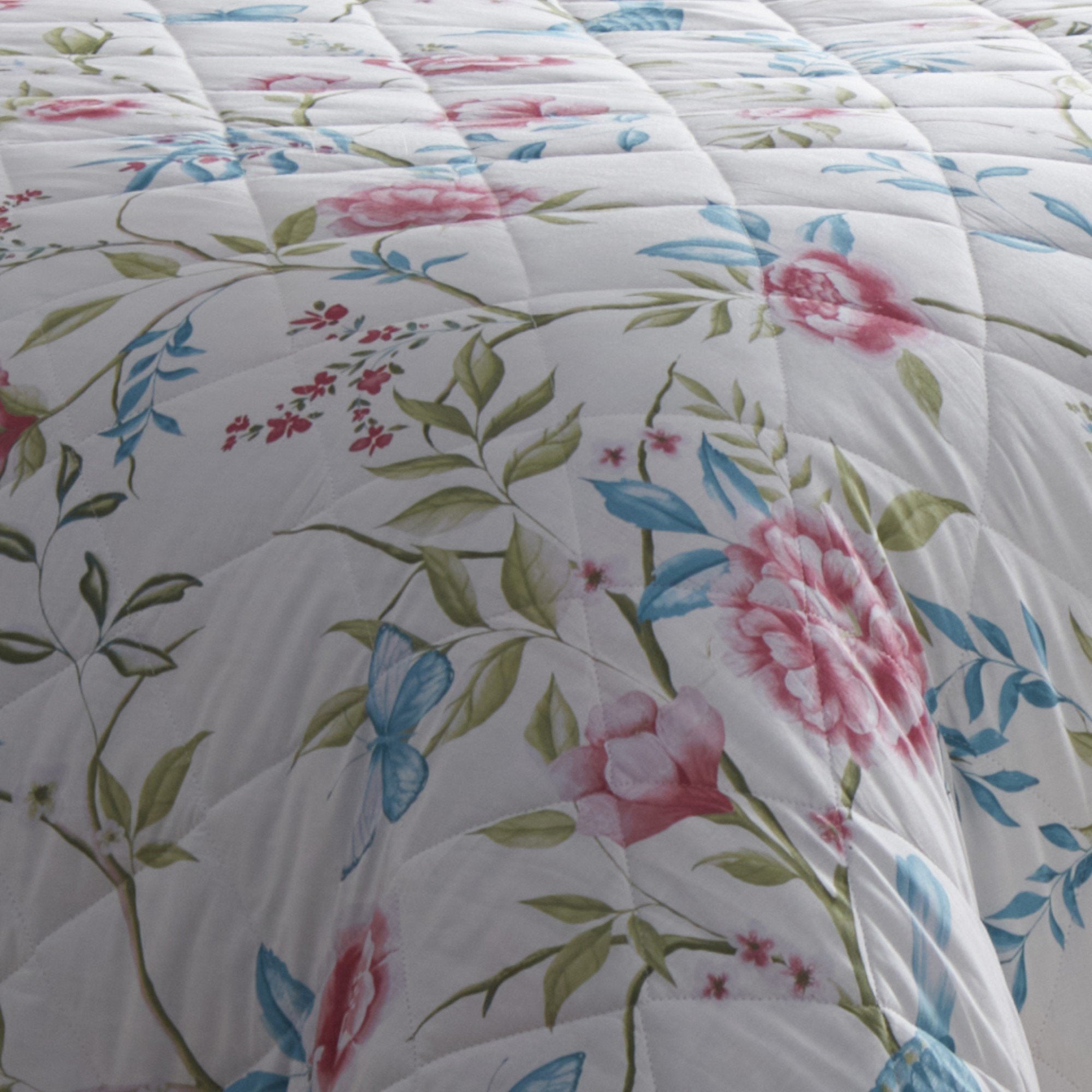 Bedspread Amelle by Dreams & Drapes Design in Blue