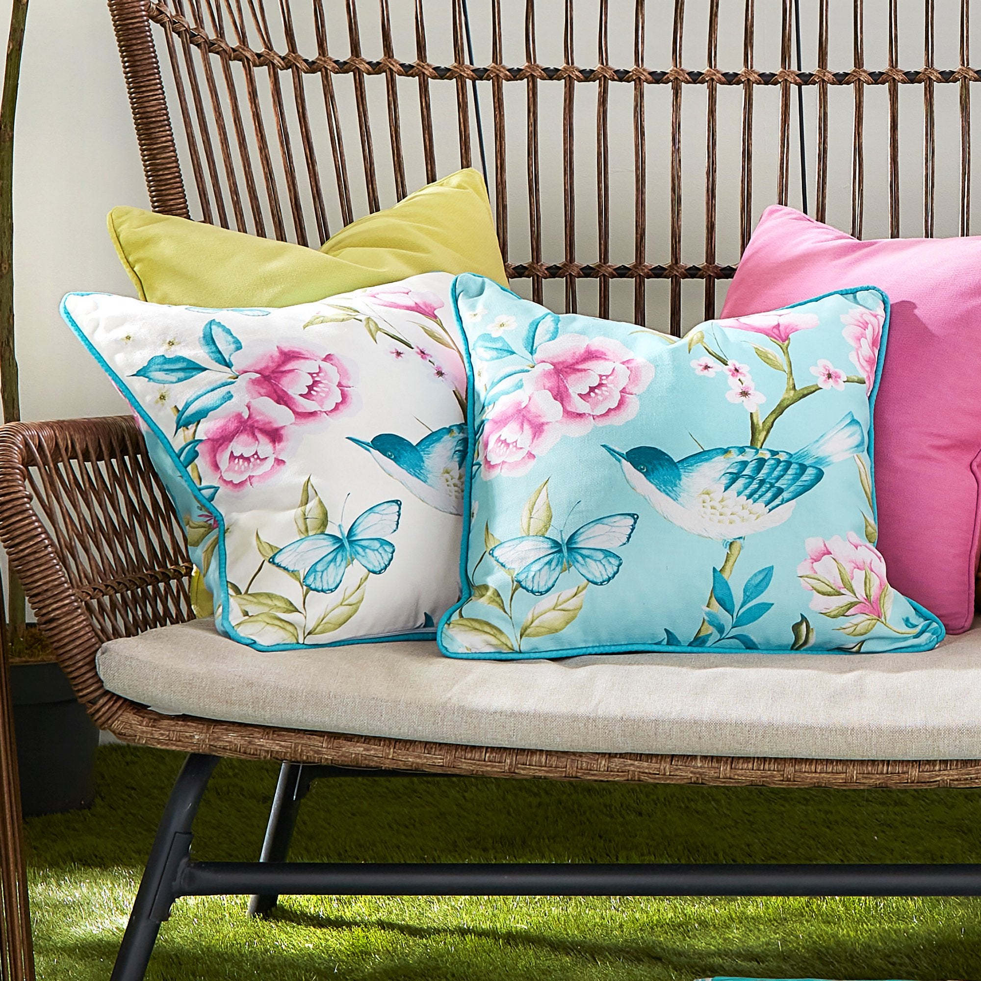 Cushion Amelle Outdoor by Dreams & Drapes Design in Blue