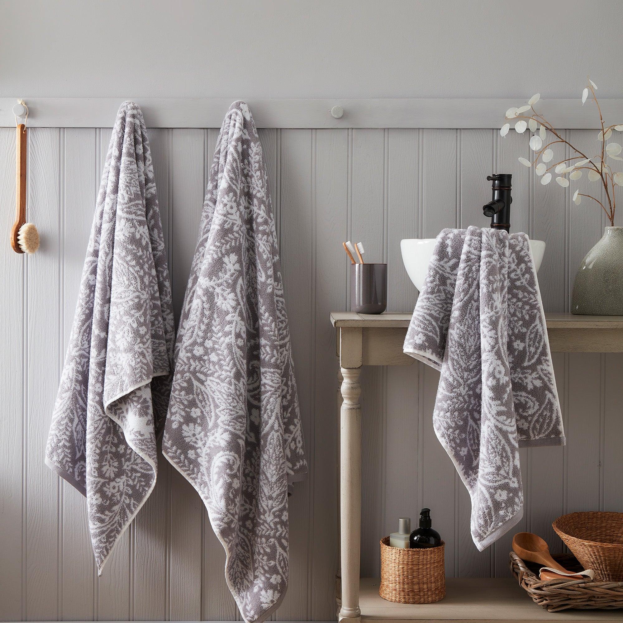 Bath Towel Aveline by D&D Bathroom in Grey