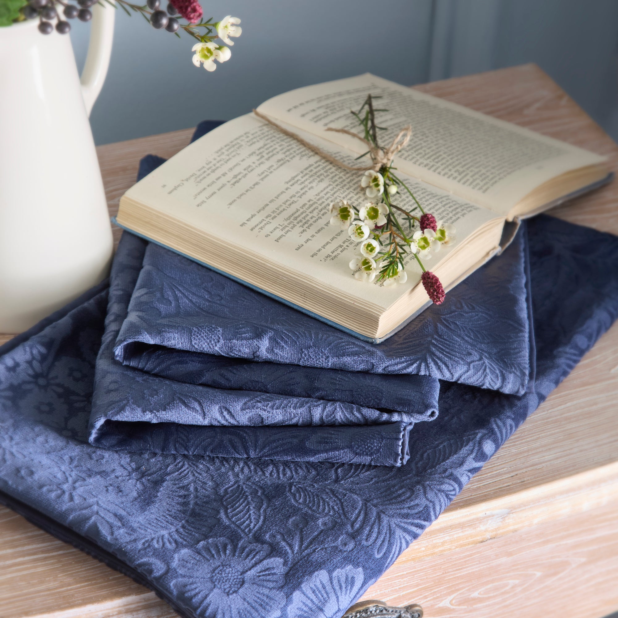 Duvet Cover Set Berkley by Appletree Heritage in Navy