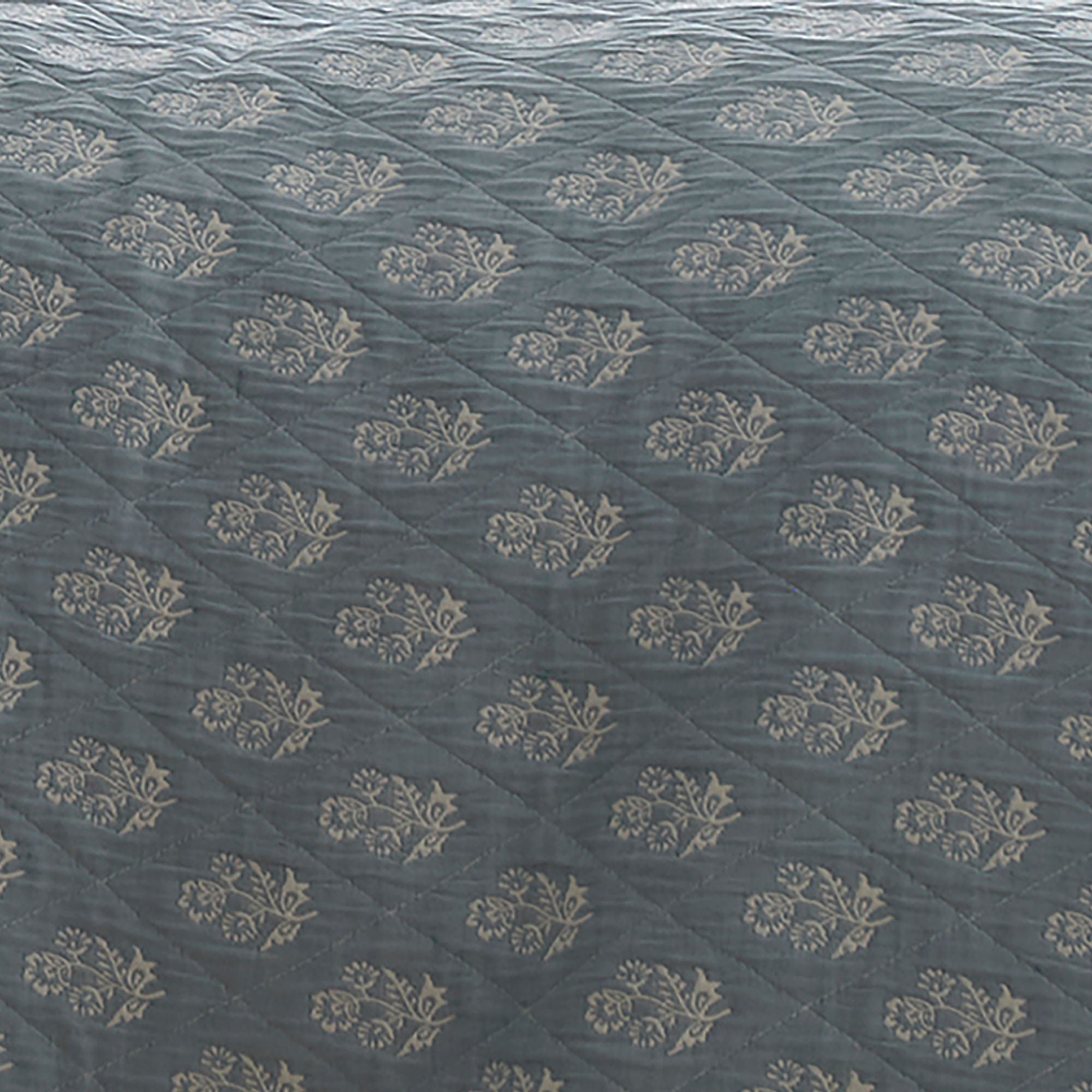 Bedspread Block Floral by Dreams & Drapes Decorative in Blue