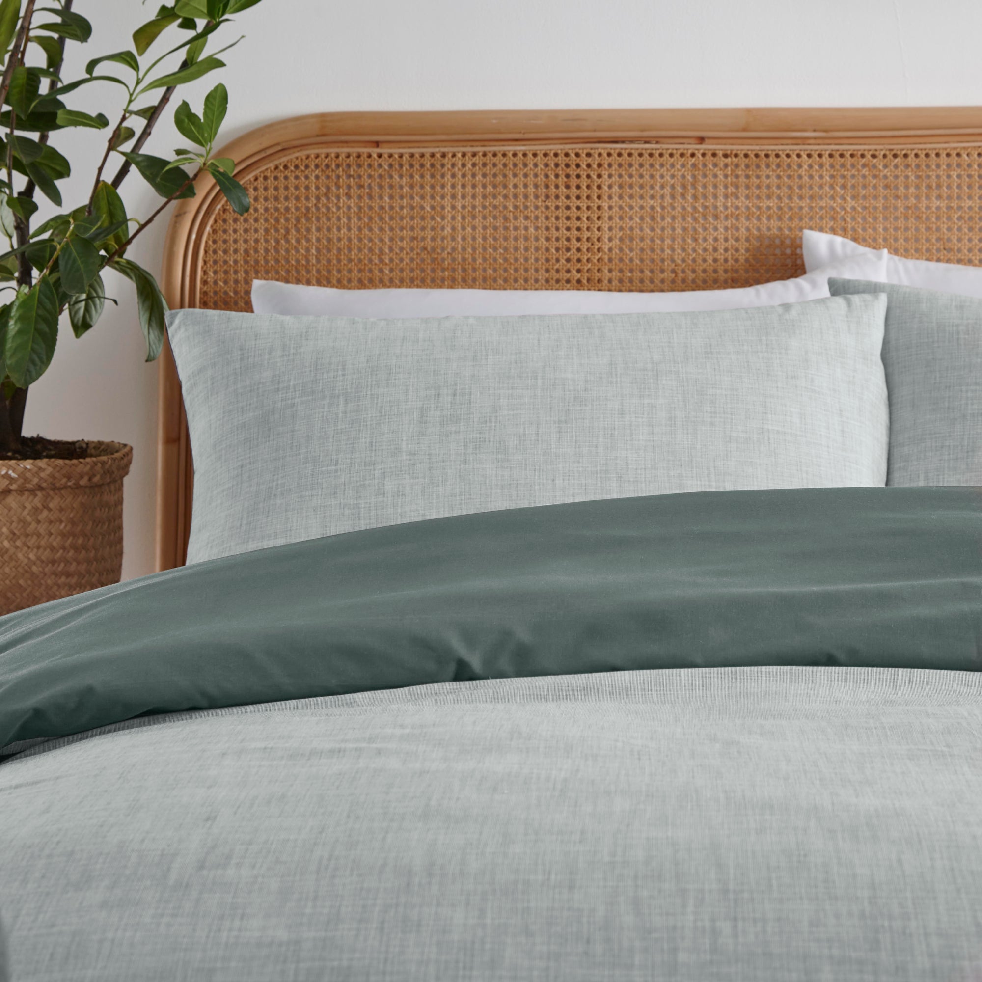 Duvet Cover Set Biscay by Appletree Loft in Green