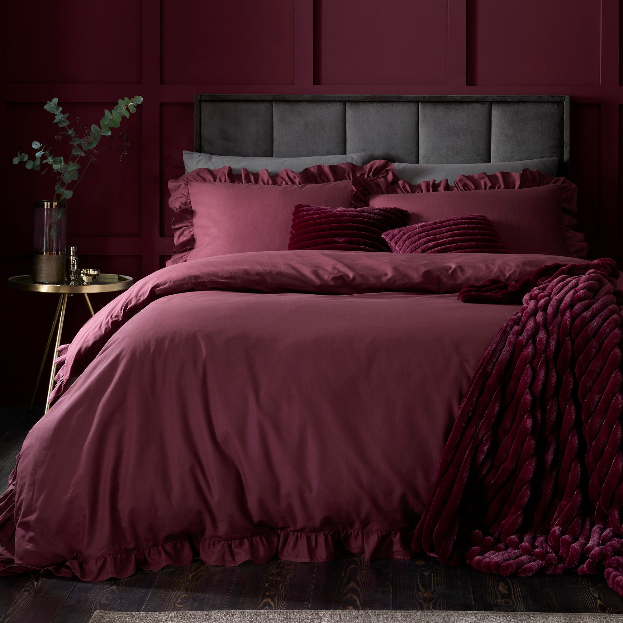 Duvet Cover Set Cassia Frill by Appletree Hygge in Berry