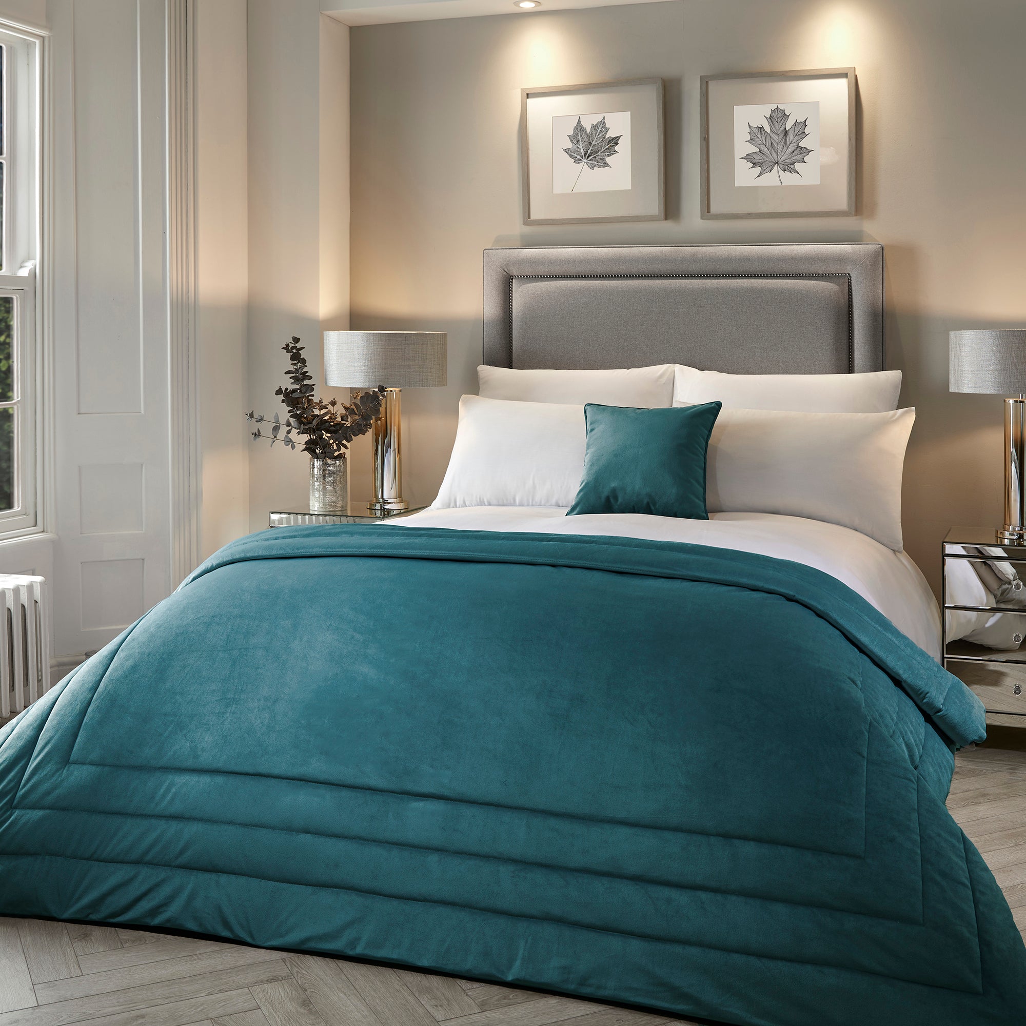 Bedspread Chic by Laurence Llewelyn-Bowen in Teal