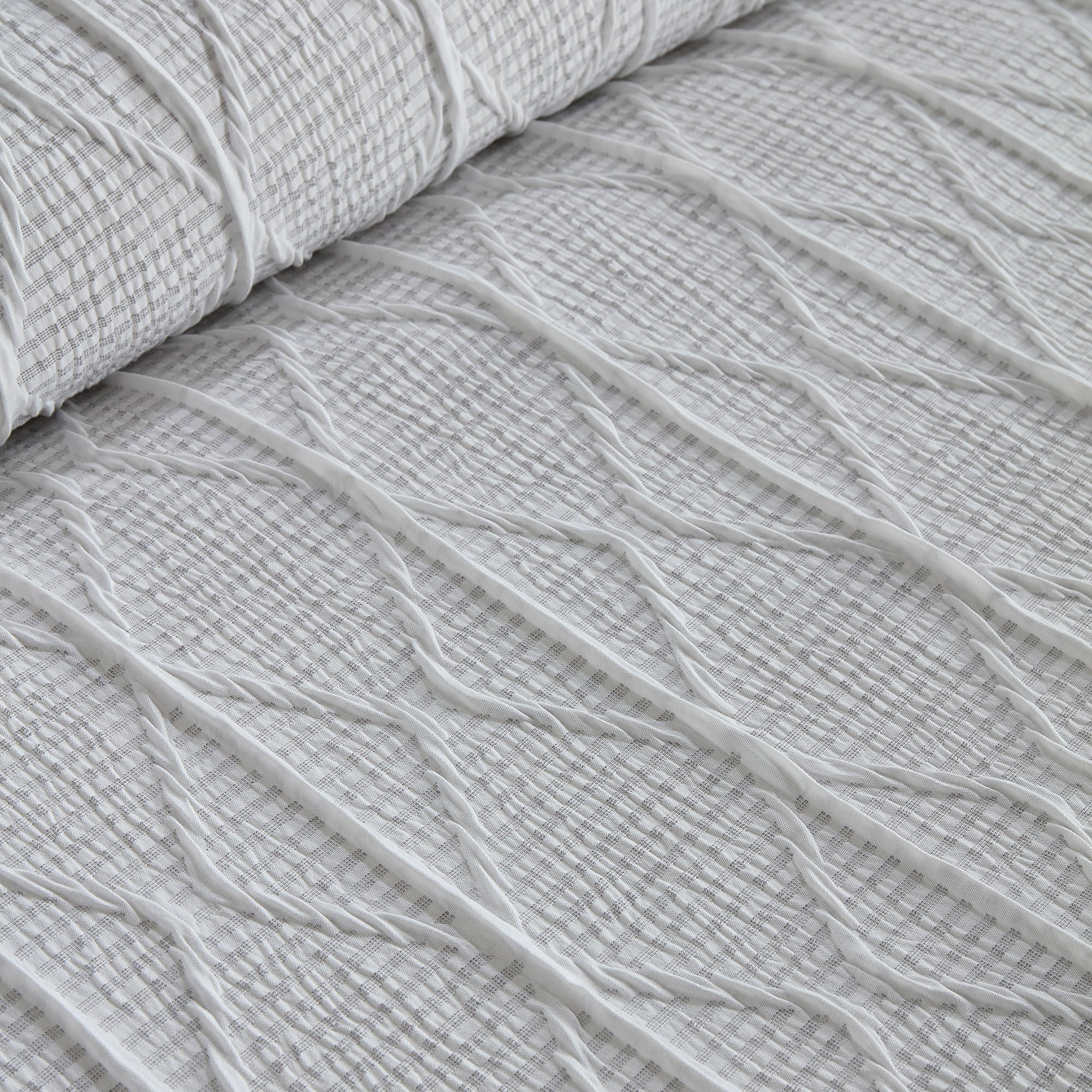 Duvet Cover Set Crinkle Stripe by Serene in White