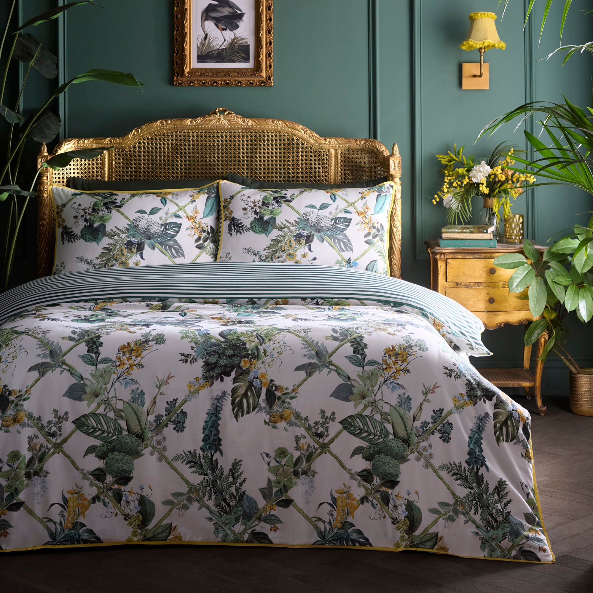 Duvet Cover Set Cotswold Fantasia by Laurence Llewelyn-Bowen in Green
