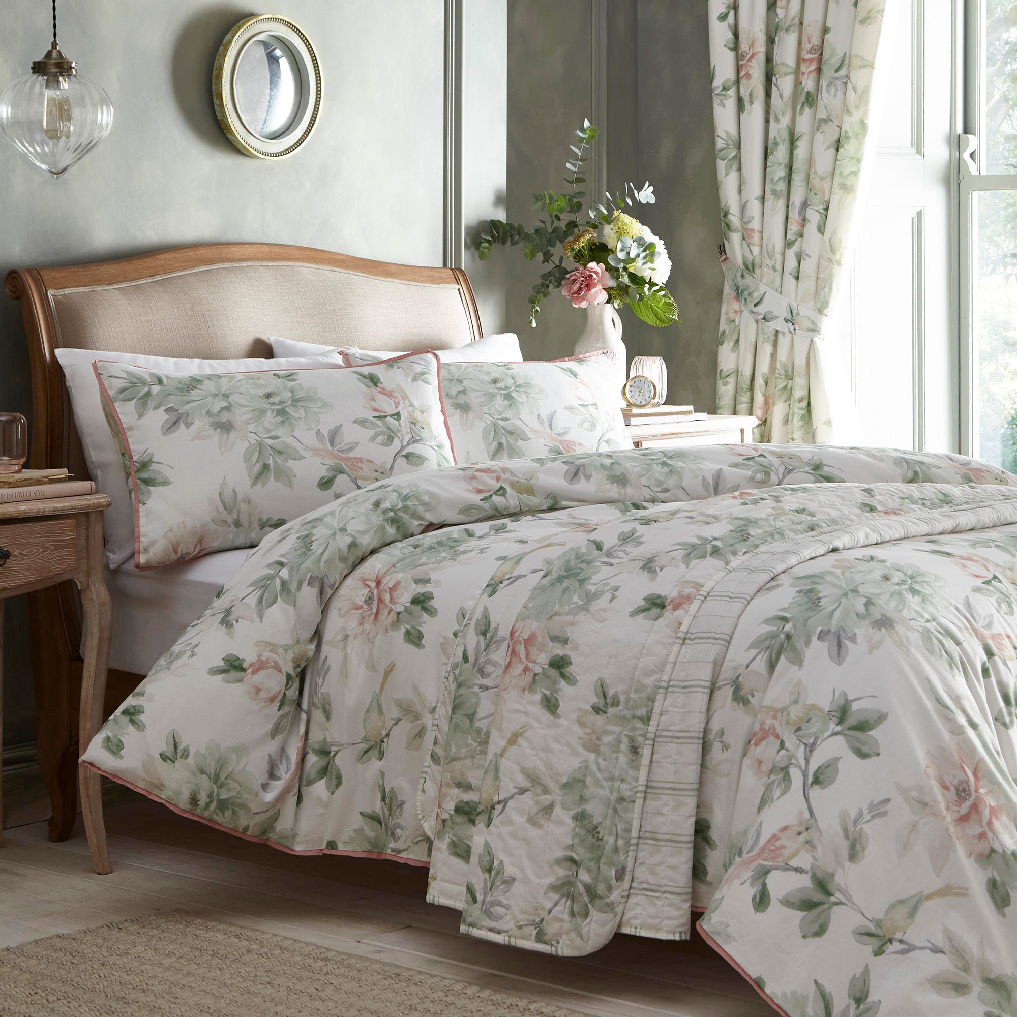 Bedspread Campion by Appletree Heritage in Green