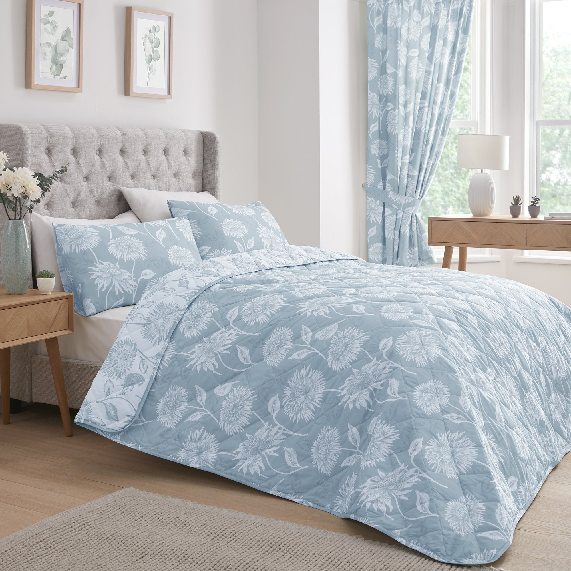 Bedspread Chrysanthemum by Dreams & Drapes Design in Blue
