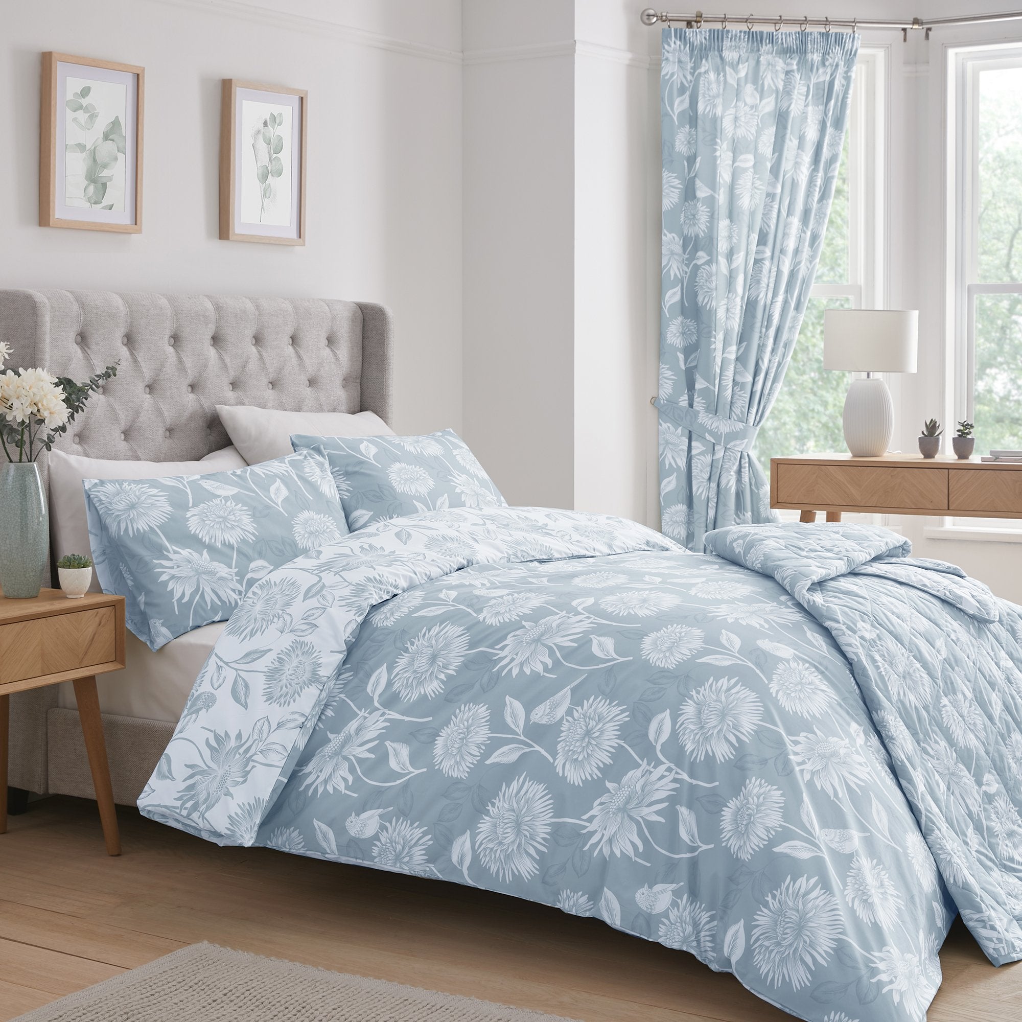 Bedspread Chrysanthemum by Dreams & Drapes Design in Blue