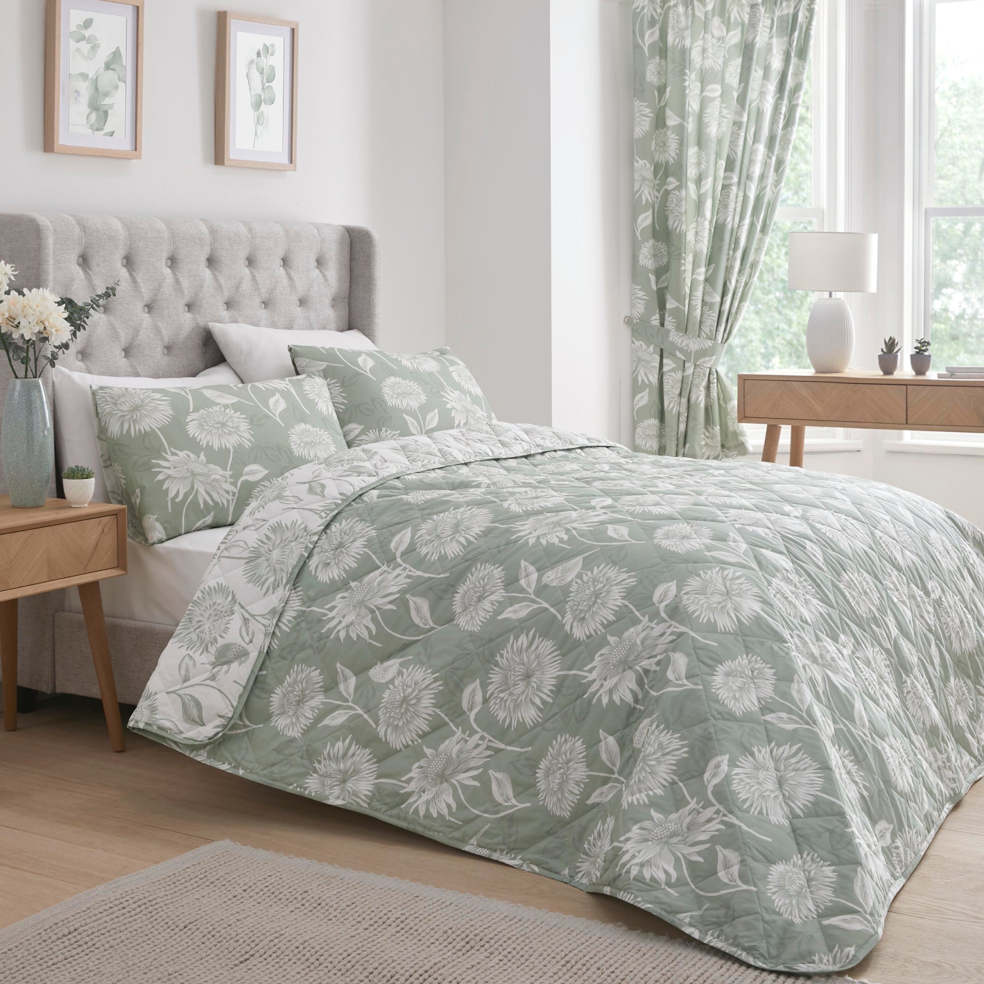 Bedspread Chrysanthemum by D&D Design in Green