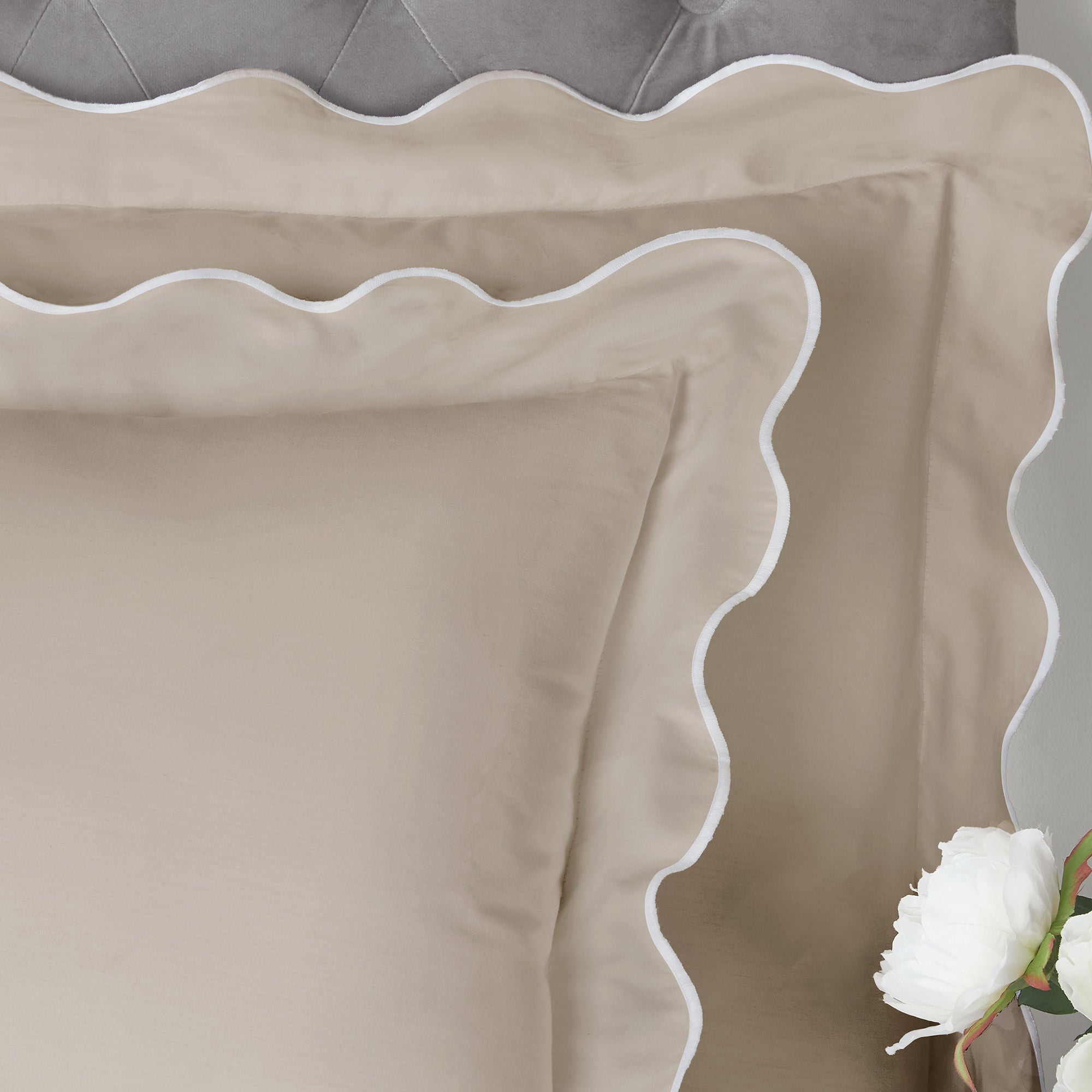 Duvet Cover Set Scallop Edge by Appletree Boutique in Natural