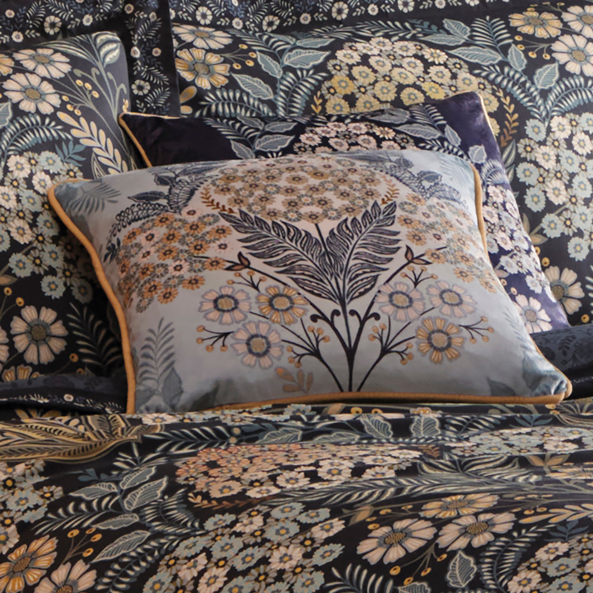 Cushion Evelina by Appletree Heritage in Navy