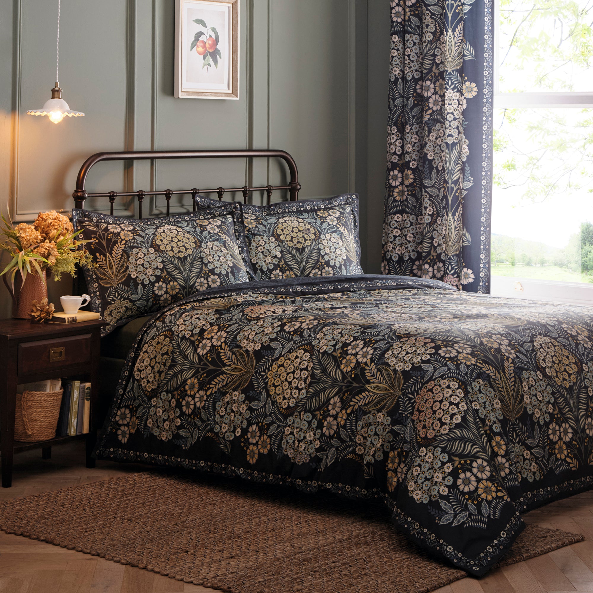 Duvet Cover Set Evelina by Appletree Heritage in Navy