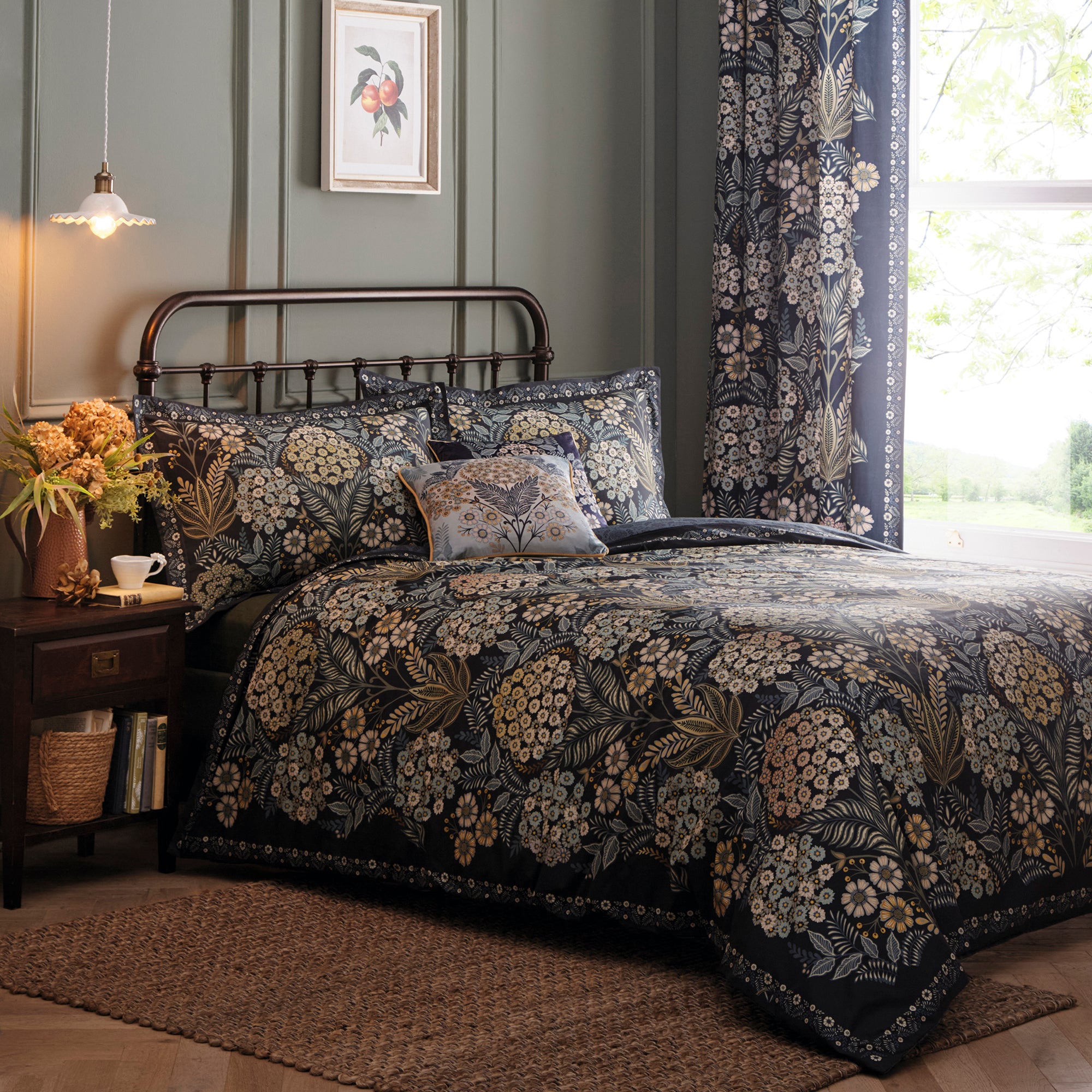 Duvet Cover Set Evelina by Appletree Heritage in Navy