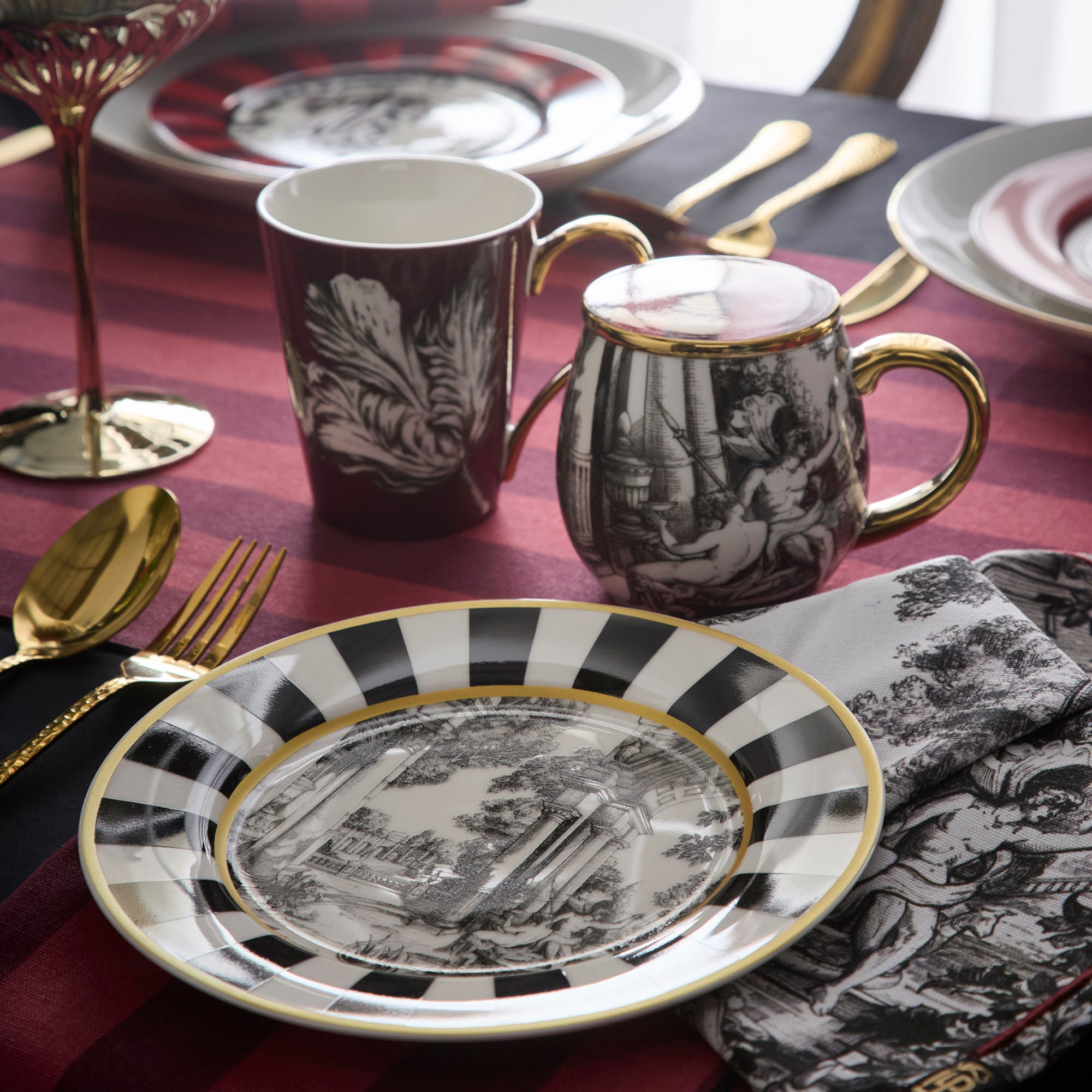 Mug & Tray Set Festivo by Laurence Llewelyn-Bowen in Multi