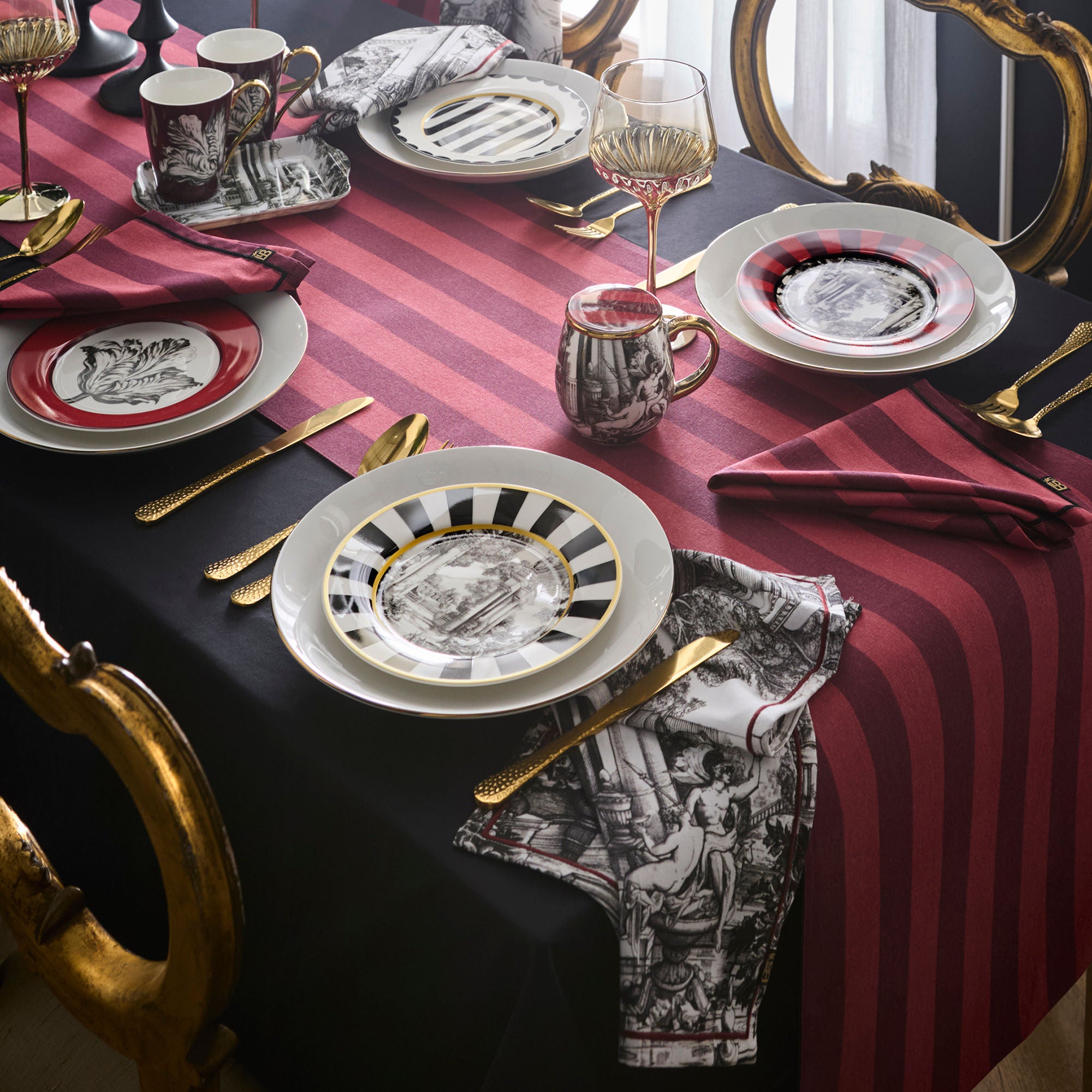 Mug & Tray Set Festivo by Laurence Llewelyn-Bowen in Multi