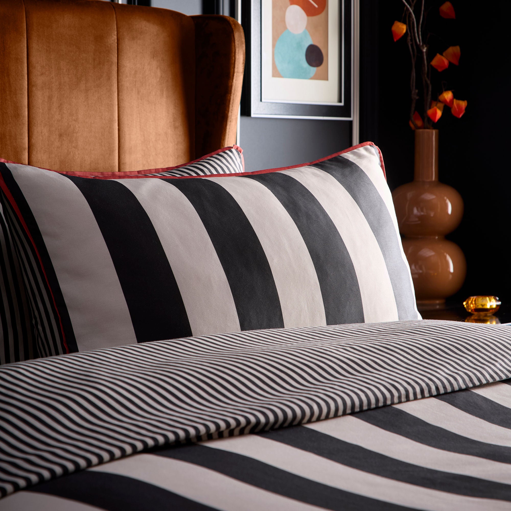 Duvet Cover Set Festivo Circus Stripe by Laurence Llewelyn-Bowen in Black