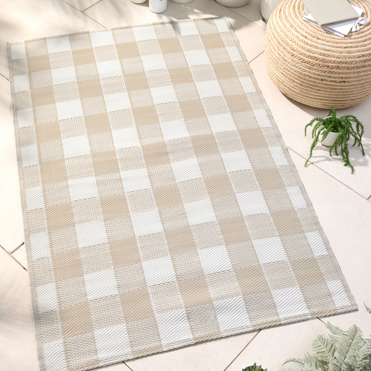 Outdoor Rug Gingham by Dreams & Drapes Design in Natural – Stylish Home