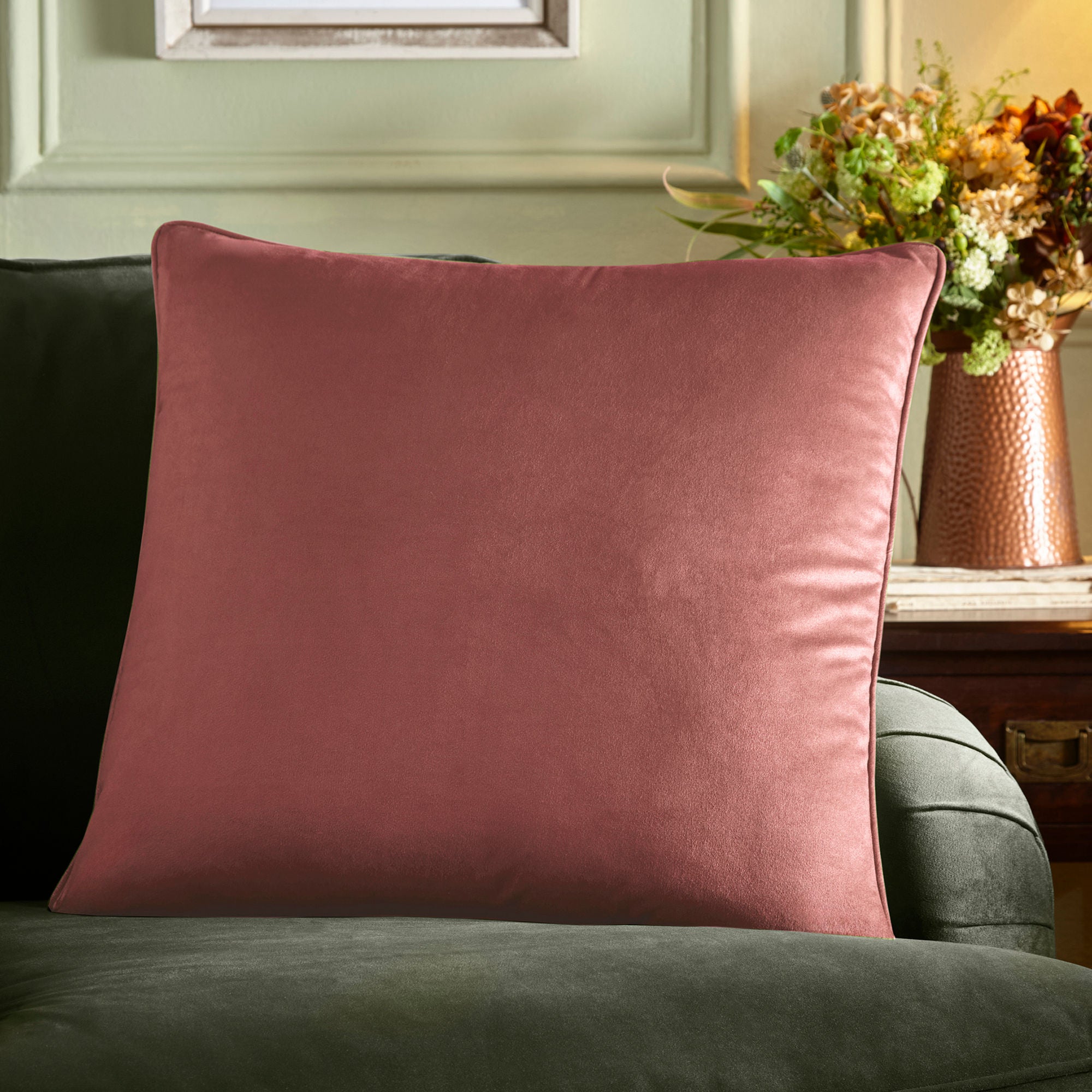 Cushion Harlan by Appletree Heritage in Pink