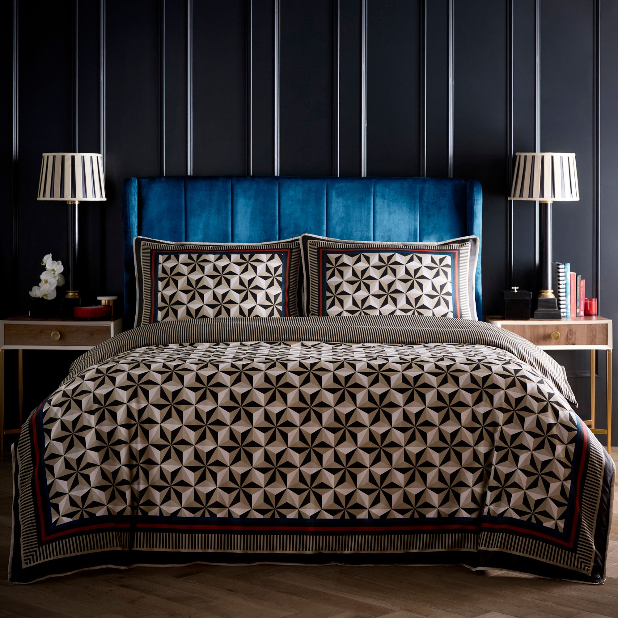 Duvet Cover Set Hero by Laurence Llewelyn-Bowen in Black