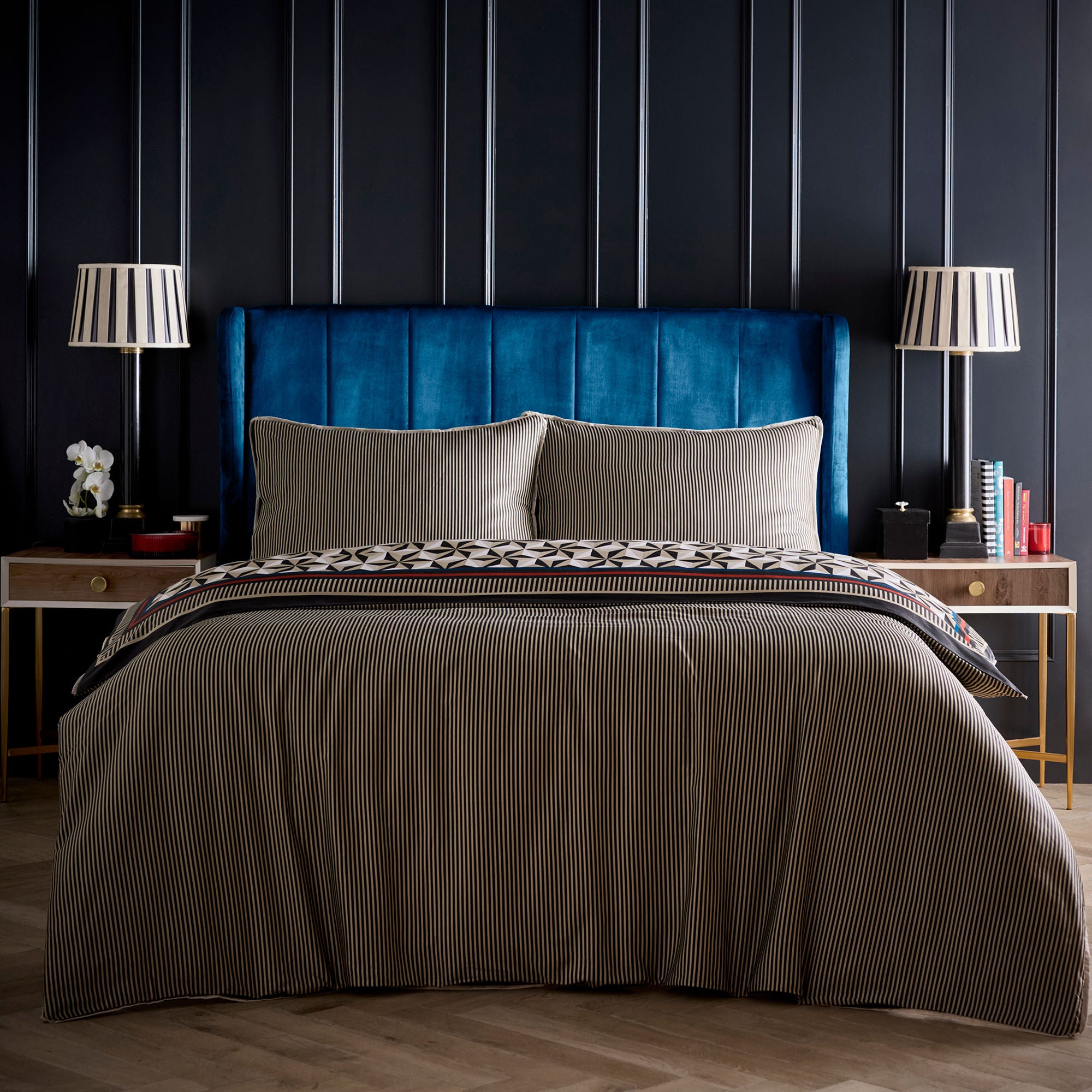 Duvet Cover Set Hero by Laurence Llewelyn-Bowen in Black