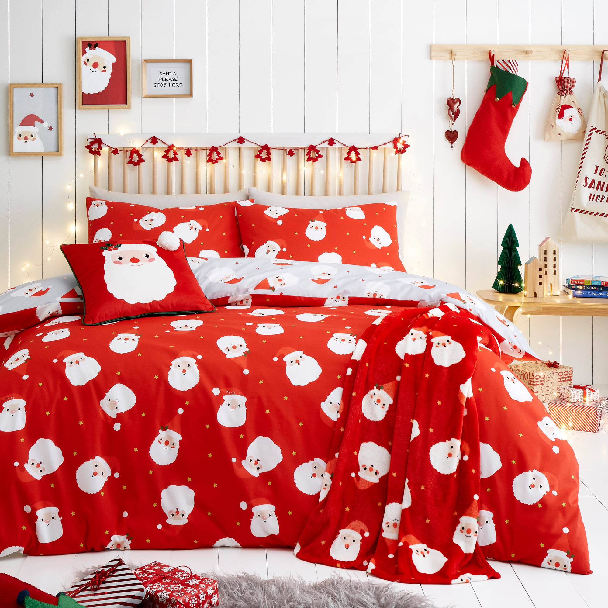 Duvet Cover Set Happy Santa by Fusion in Red