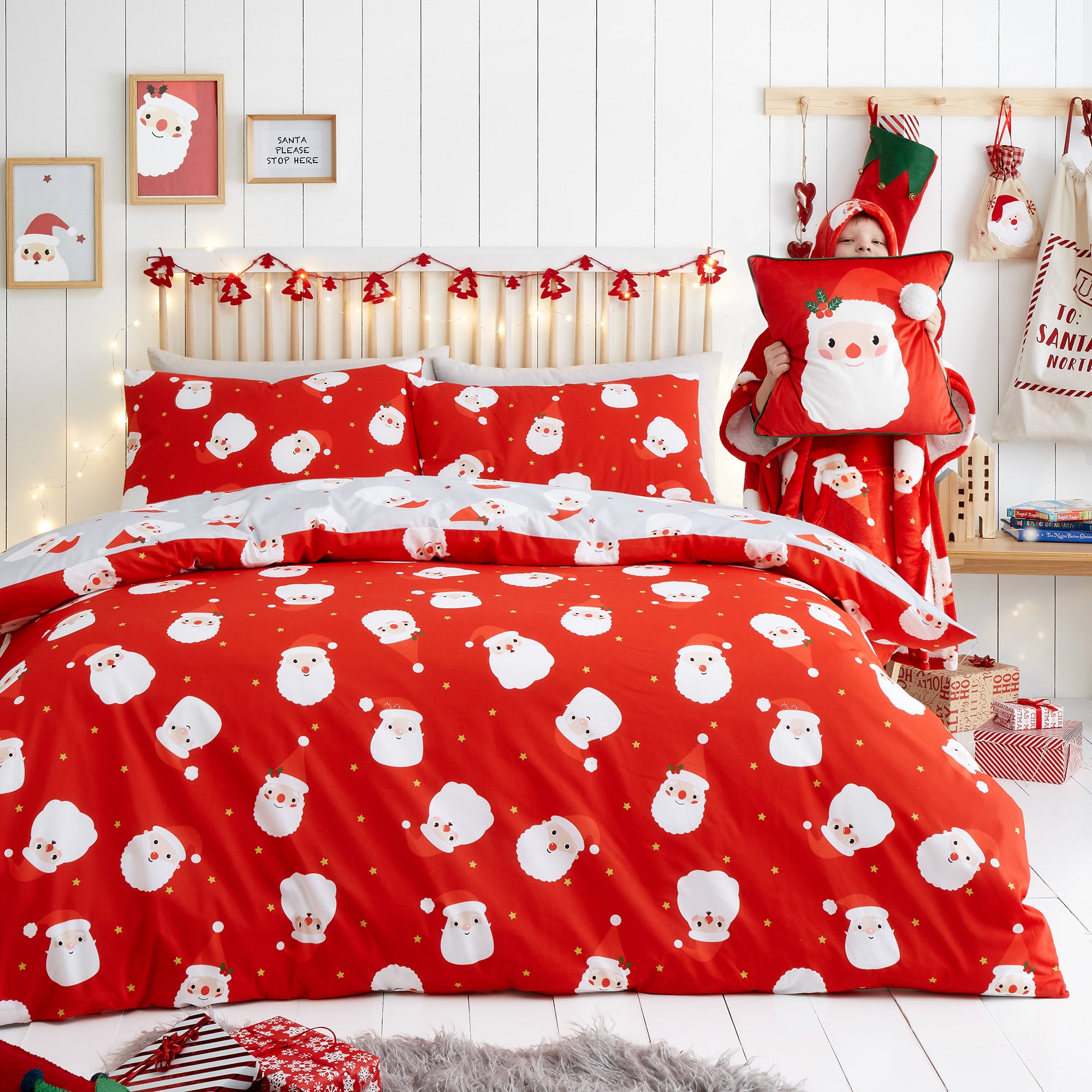 Duvet Cover Set Happy Santa by Fusion in Red