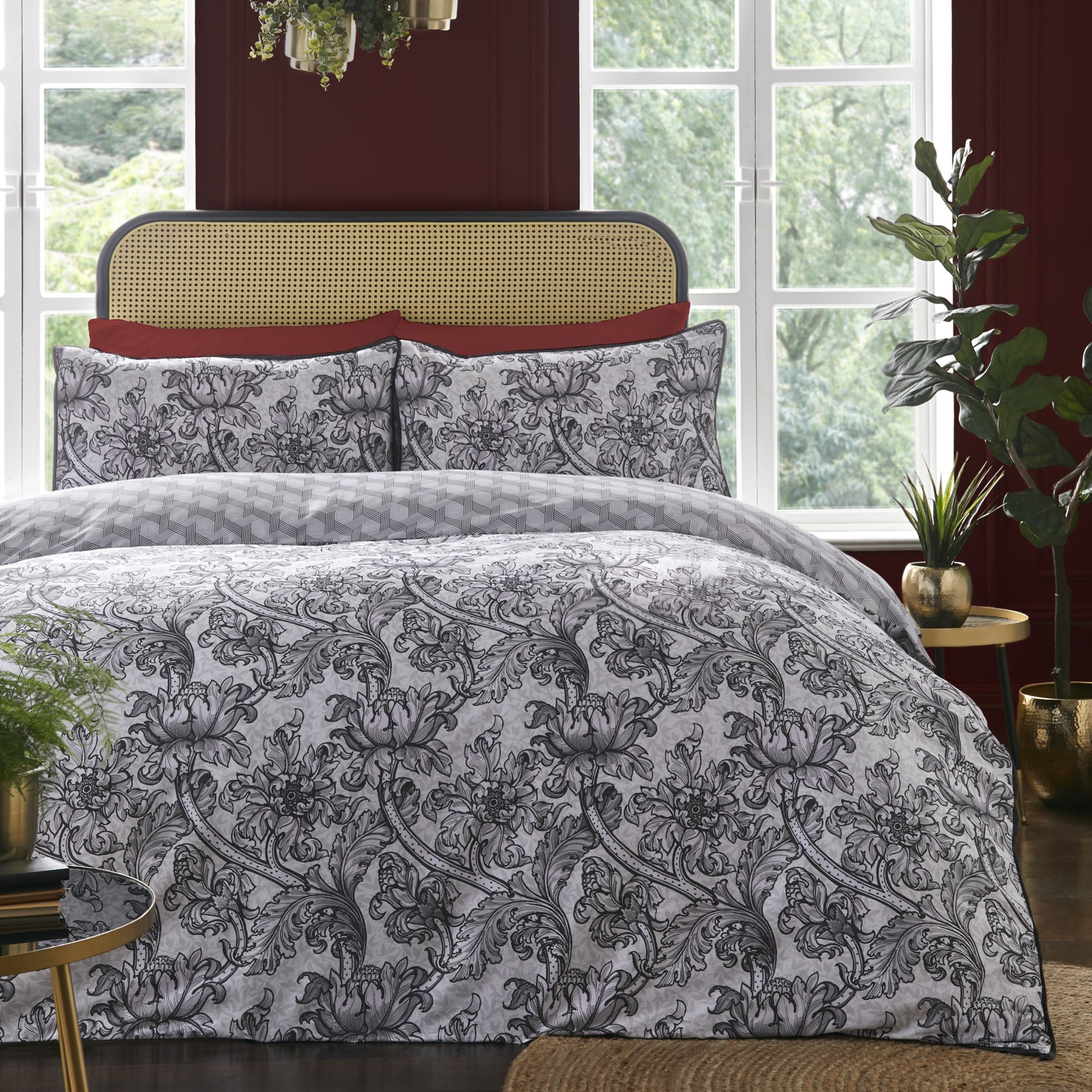 Duvet Cover Set Heart of The Home by Laurence Llewelyn-Bowen in Black