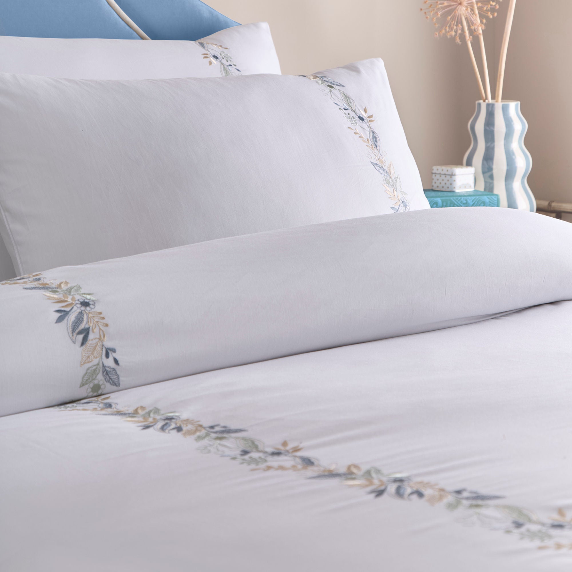 Duvet Cover Set Julianna Embroidery by Appletree Heritage in White