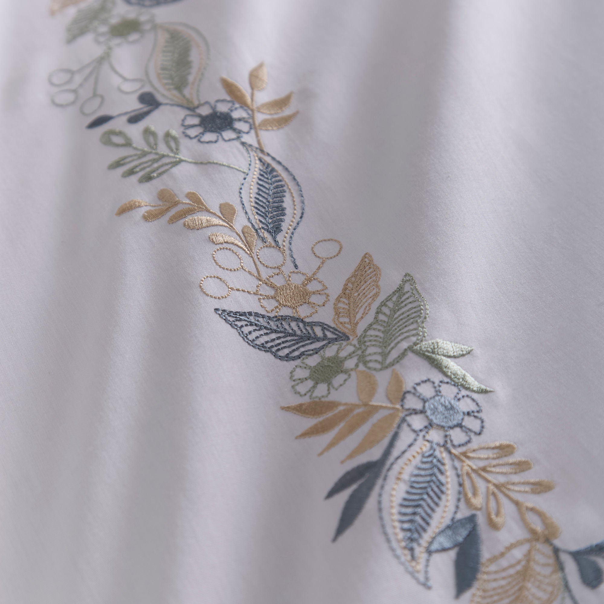 Duvet Cover Set Julianna Embroidery by Appletree Heritage in White