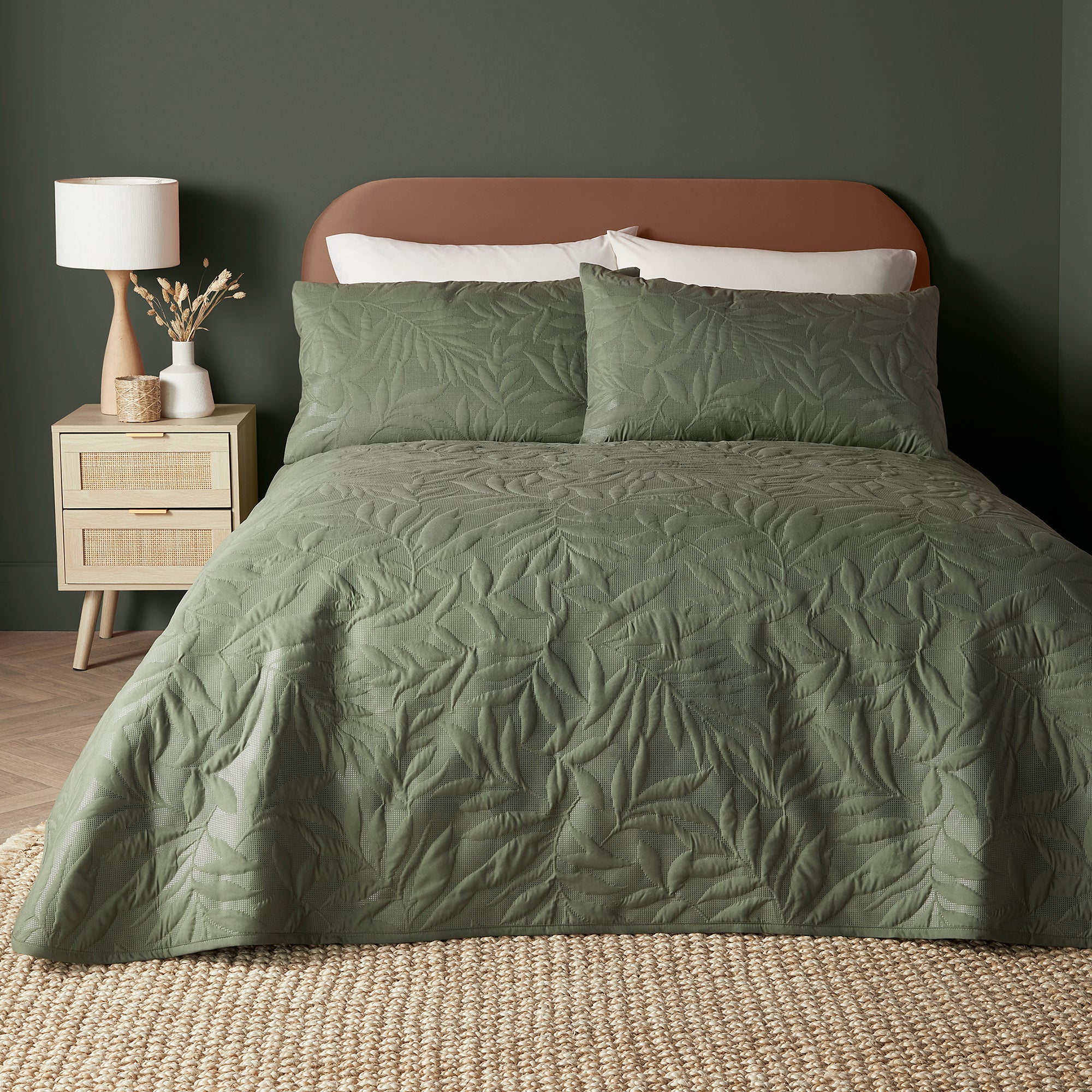 Bedspread Luana by Serene in Dark Green