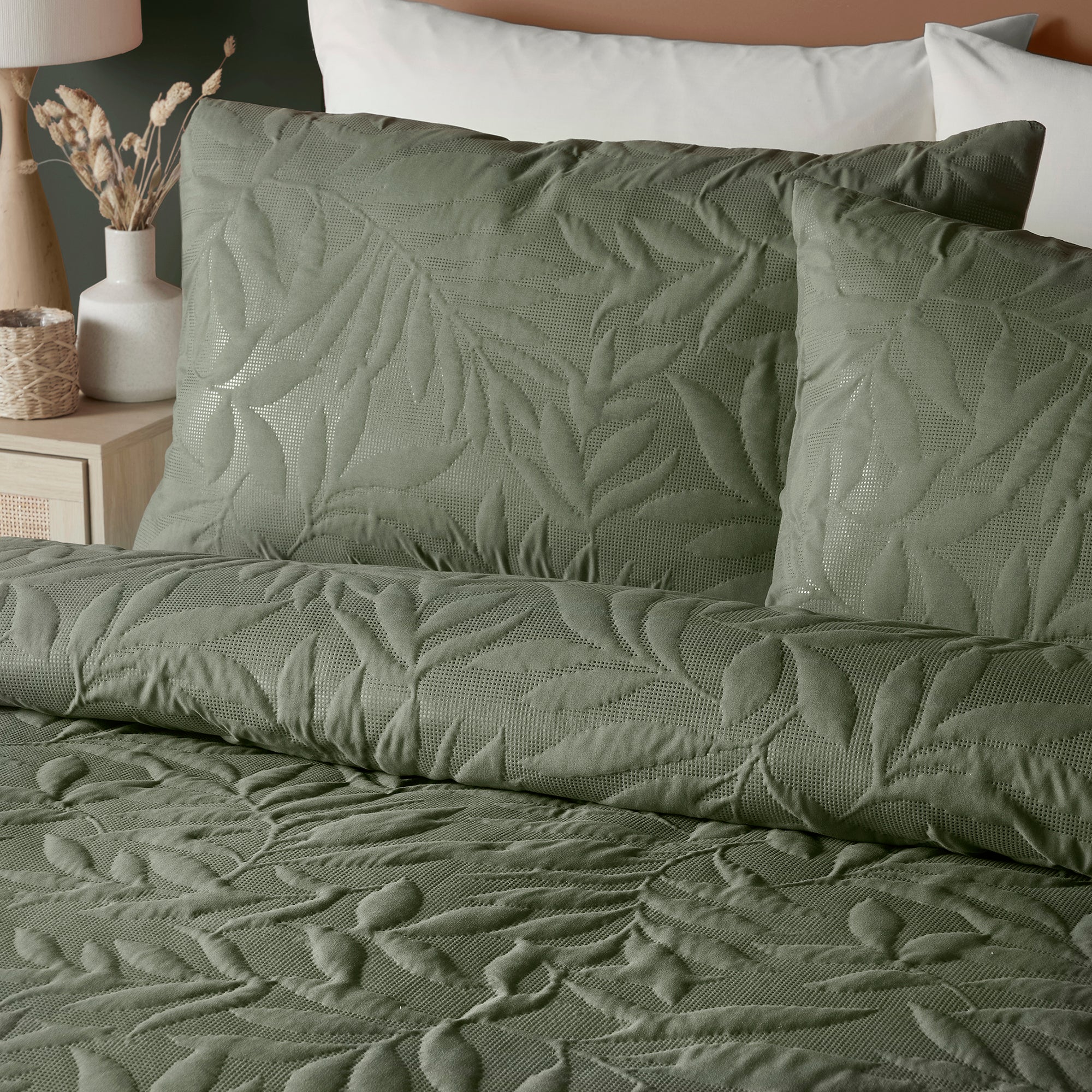 Duvet Cover Set Luana by Serene in Dark Green