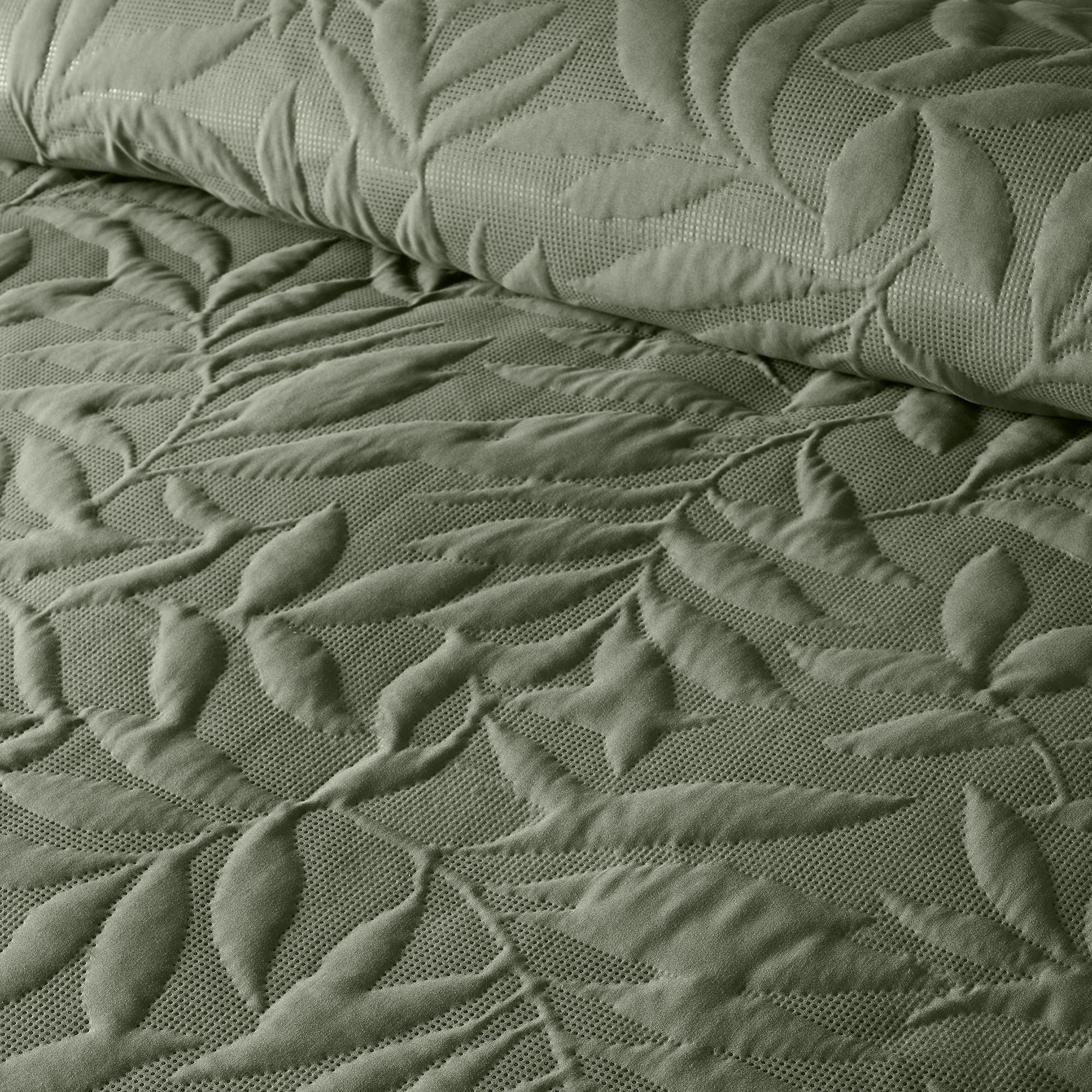 Duvet Cover Set Luana by Serene in Dark Green