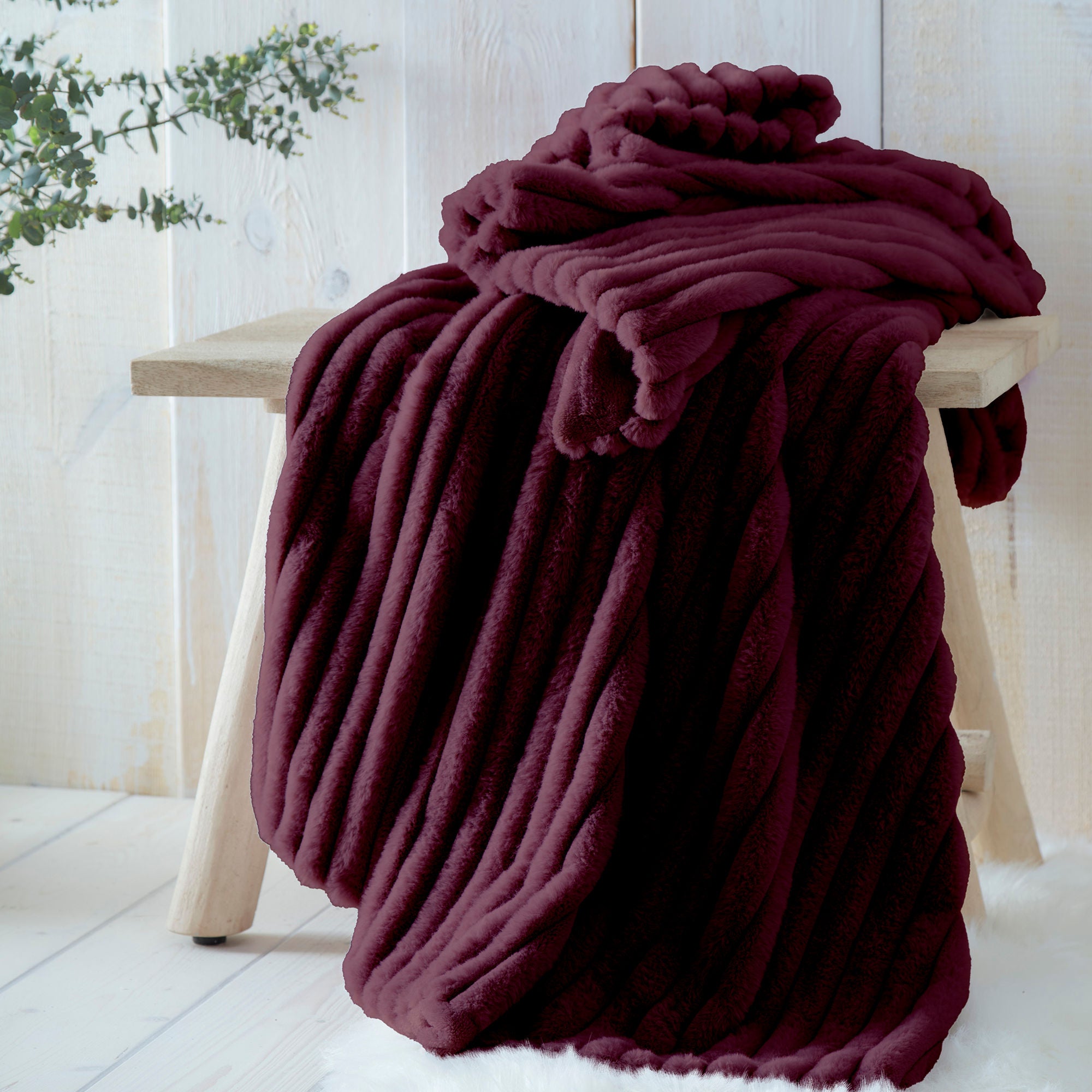 Bedspread Morritz by Appletree Hygge in Burgundy