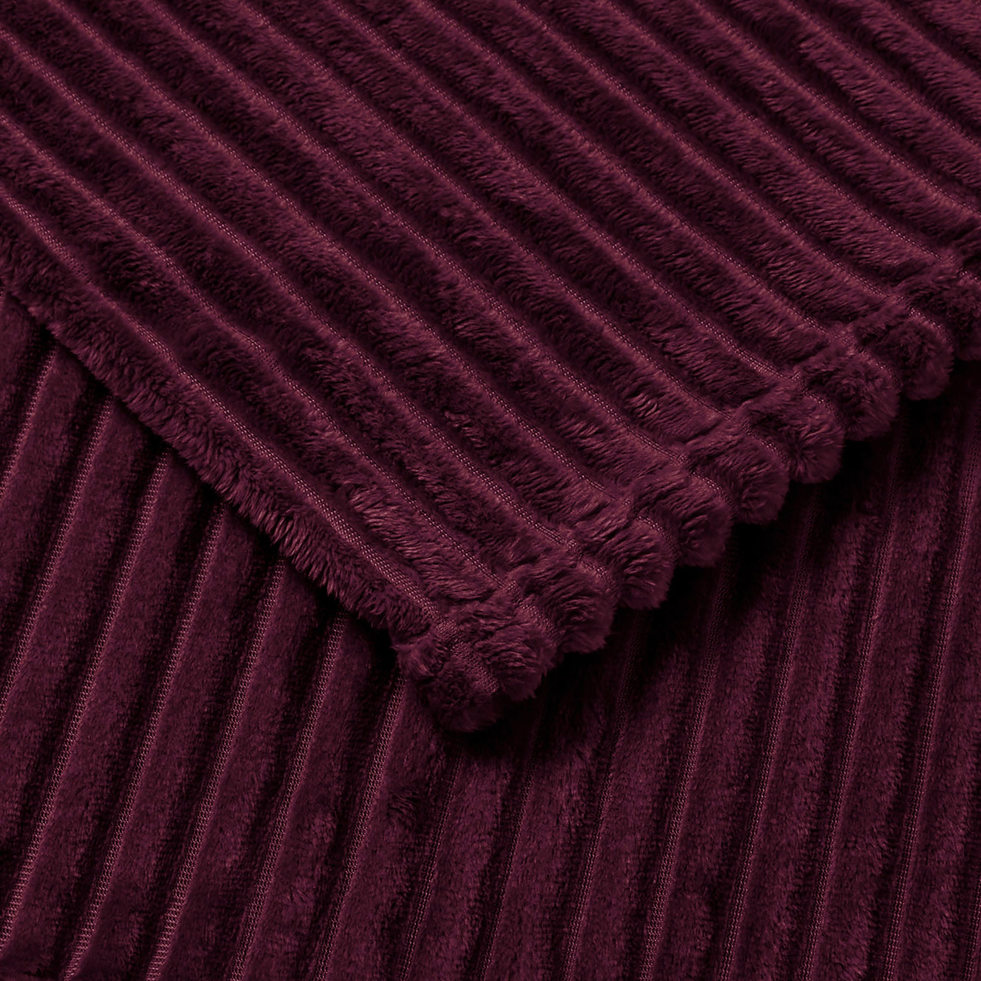 Bedspread Morritz by Appletree Hygge in Burgundy