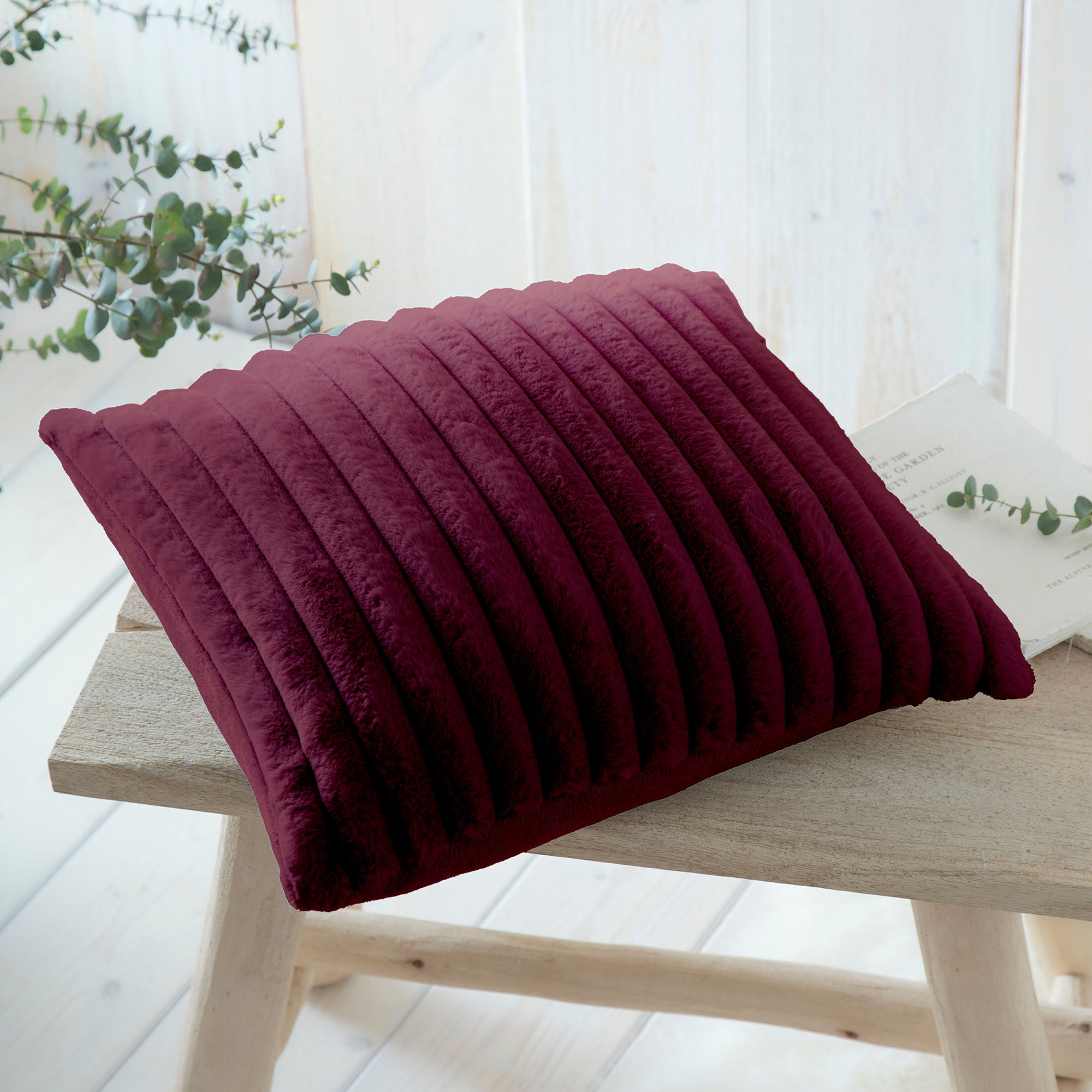Cushion Morritz by Appletree Hygge in Burgundy