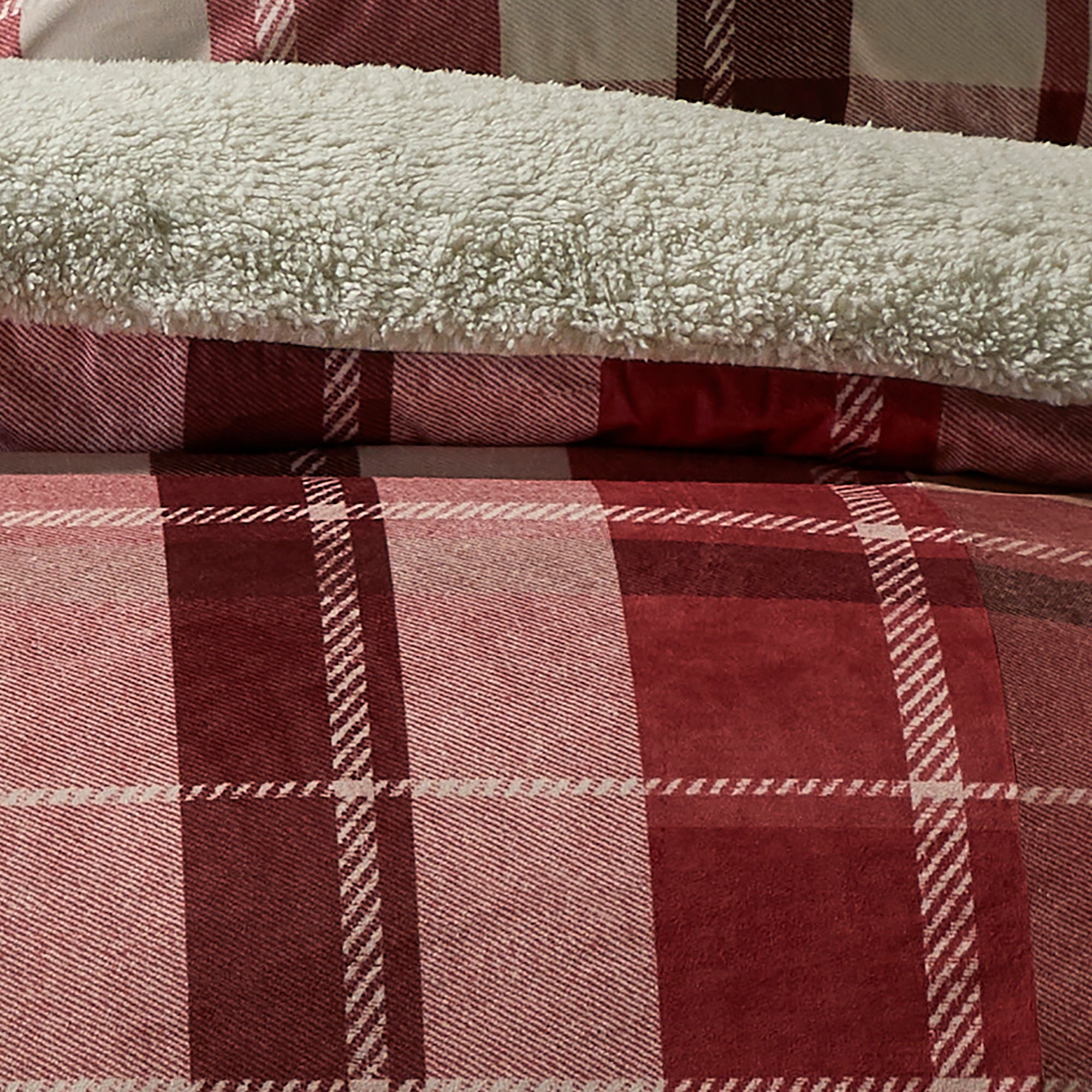 Duvet Cover Set Mulford Check by Fusion Snug in Red