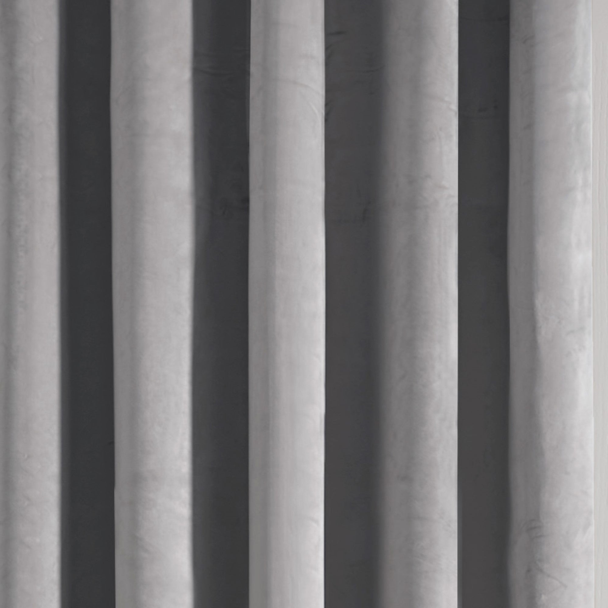 Eyelet Single Panel Door Curtain Montrose by Laurence Llewelyn-Bowen in Silver