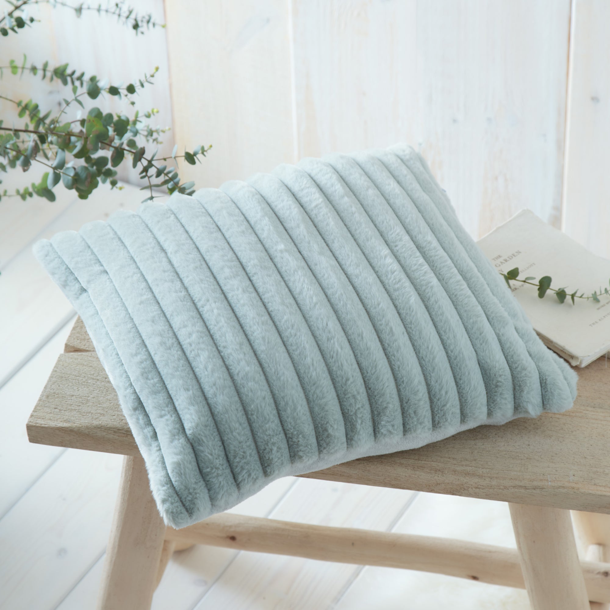 Filled Cushion Morritz by Appletree Hygge in Green