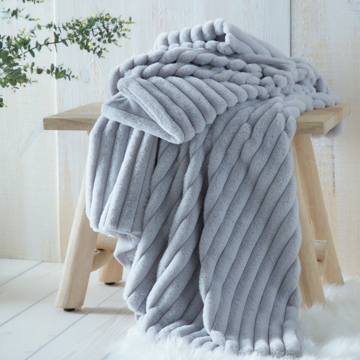 Throw Morritz by Appletree Hygge in Grey Stylish Home
