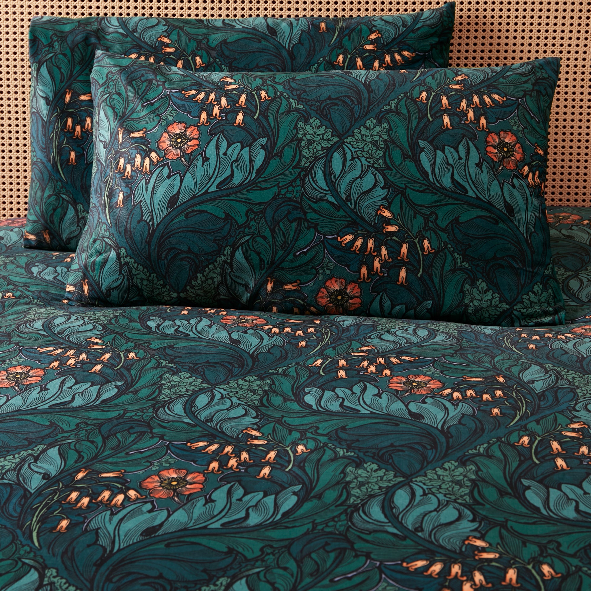 Duvet Cover Set Rambleicious by Laurence Llewelyn-Bowen in Bottle Green