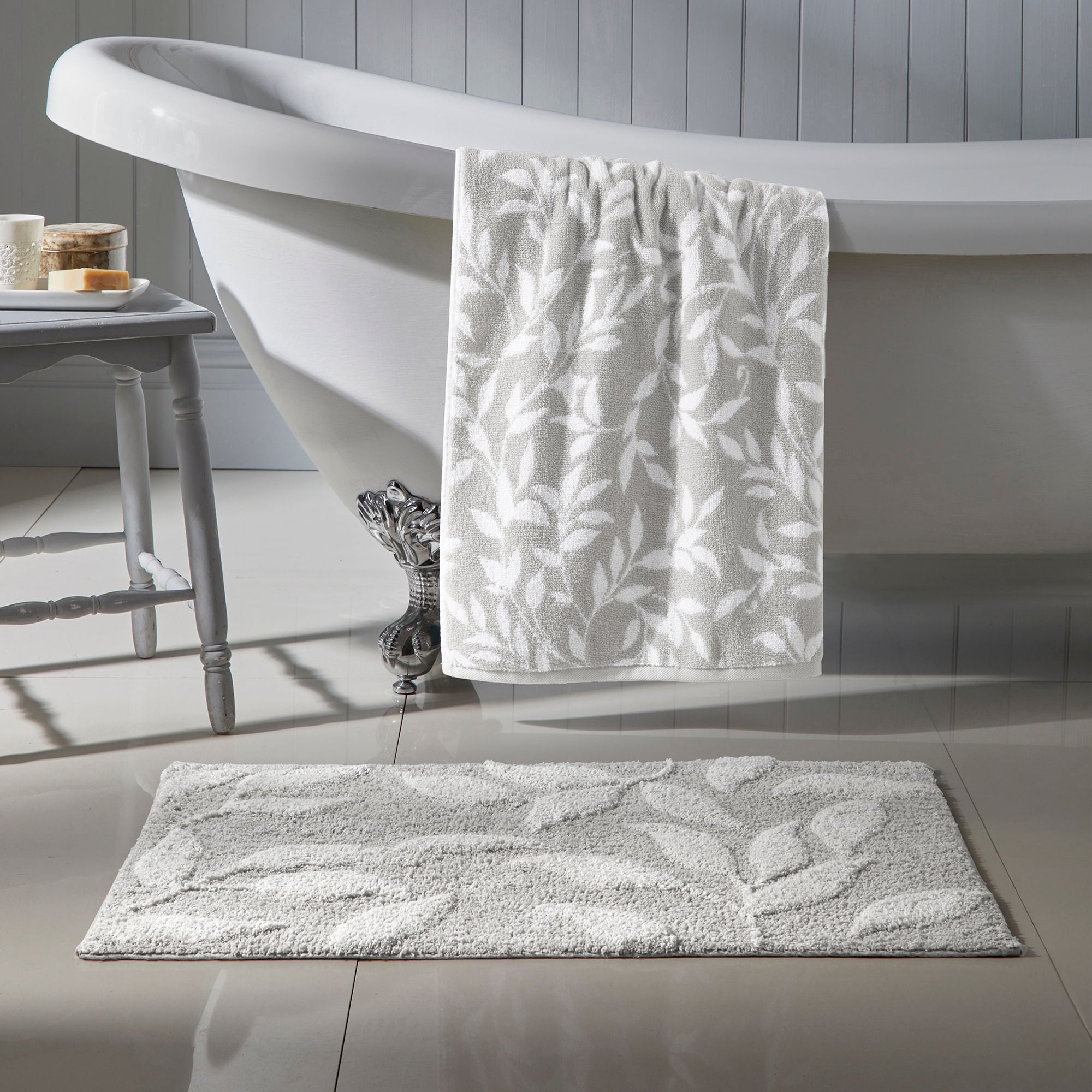 Bath Mat Sandringham by Dreams & Drapes Bathroom in Grey