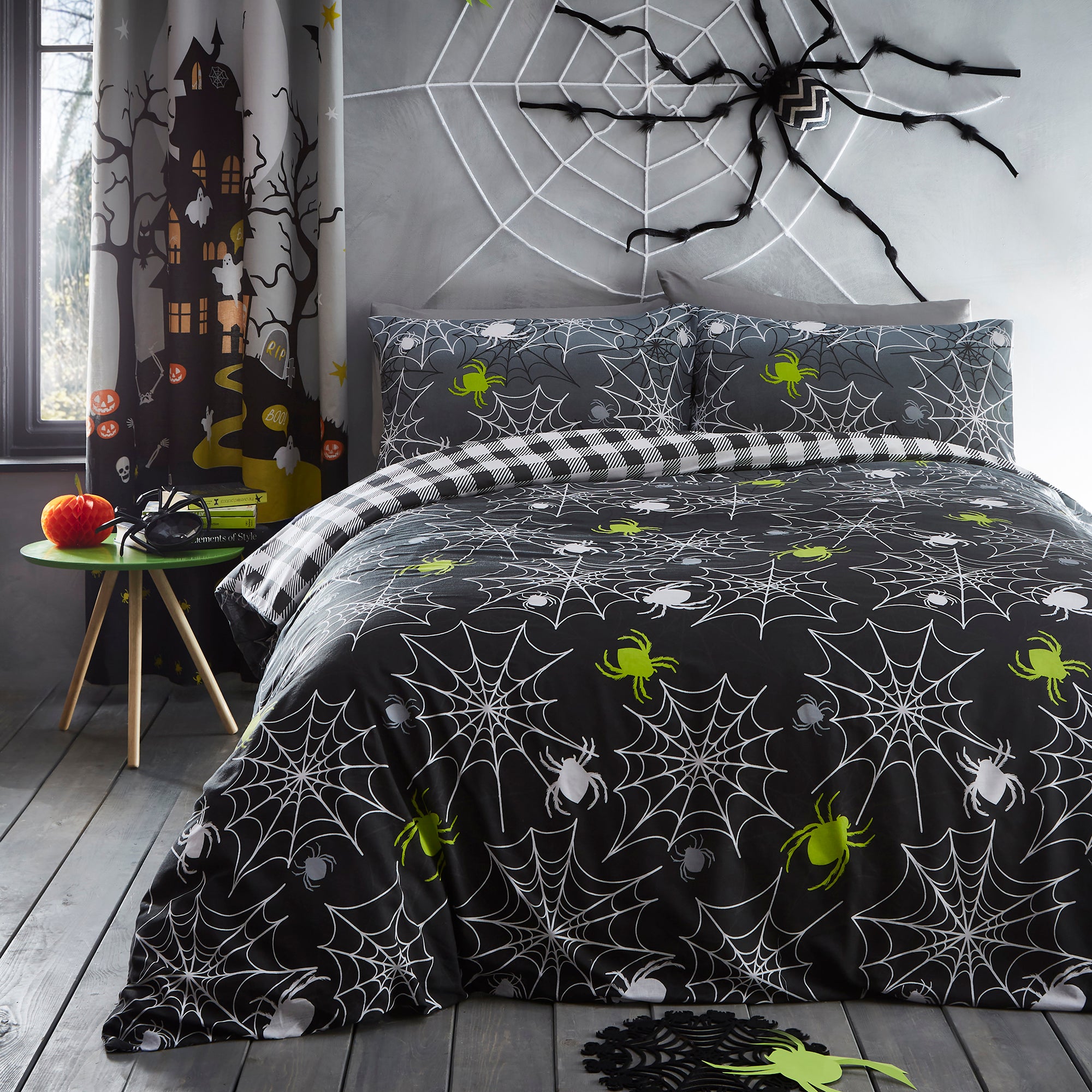 Duvet Cover Set Spiders by Bedlam in Grey