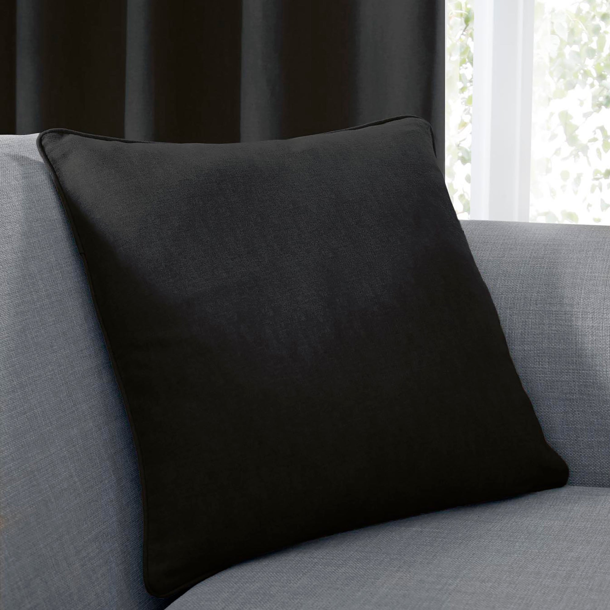 Cushion Sorbonne by Fusion in Black