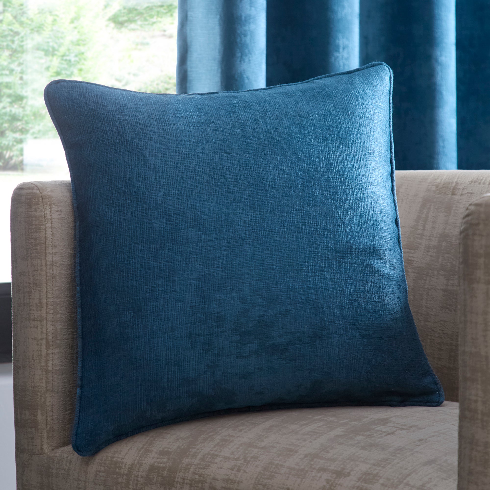 Cushion Strata by Fusion in Teal