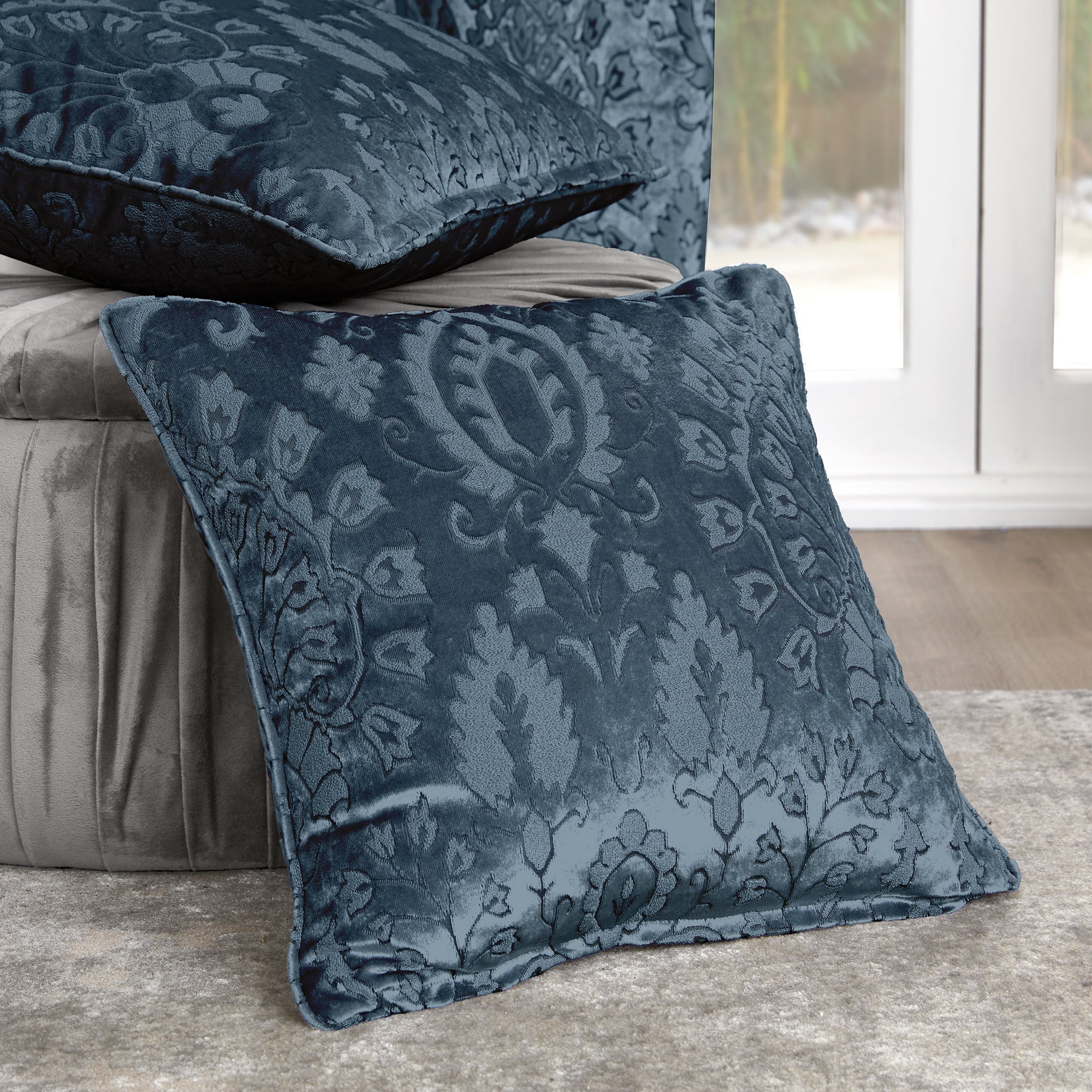 Cushion Trinity by Curtina in Blue