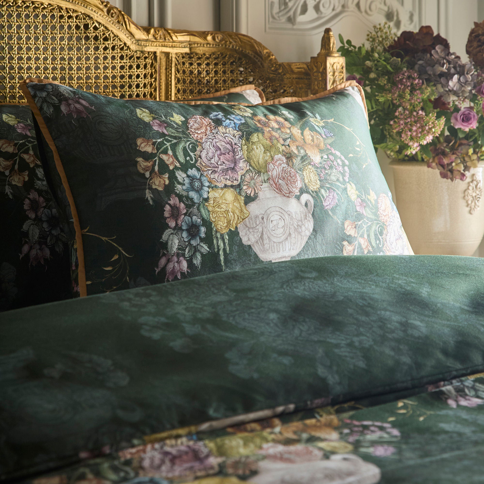 Duvet Cover Set Tuscan Holiday by Laurence Llewelyn-Bowen in Green