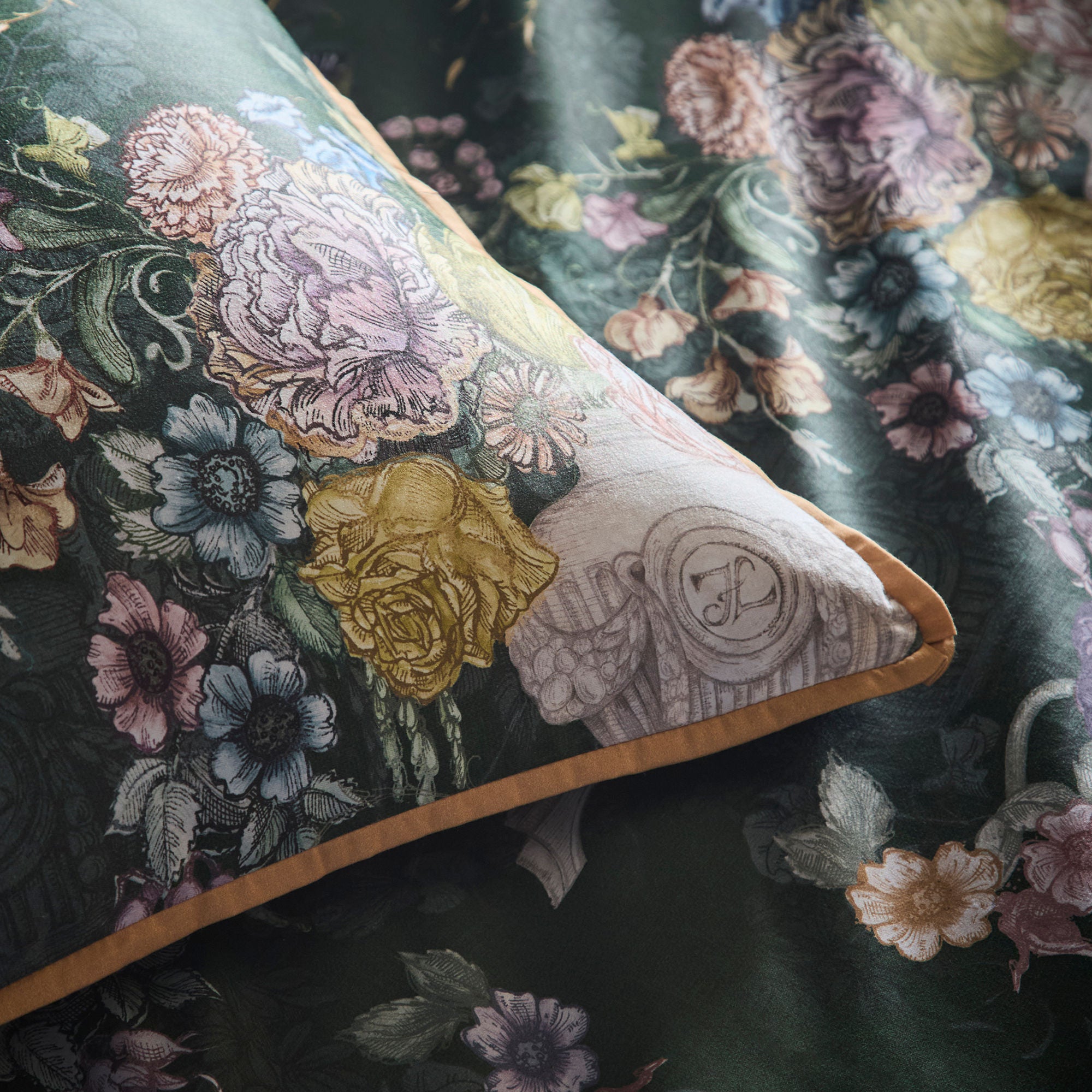 Duvet Cover Set Tuscan Holiday by Laurence Llewelyn-Bowen in Green