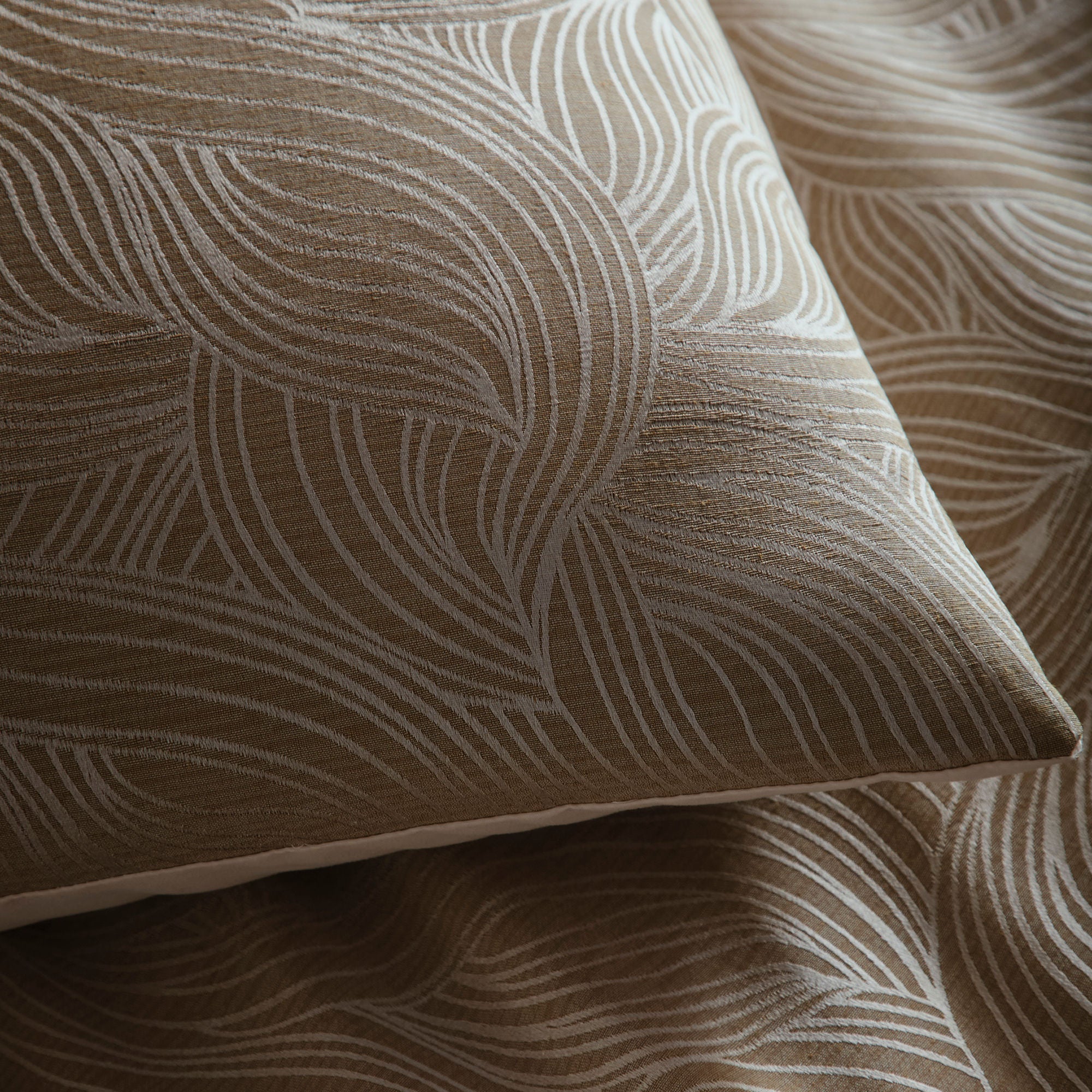 Duvet Cover Set Venus Grace by Laurence Llewelyn-Bowen in Natural